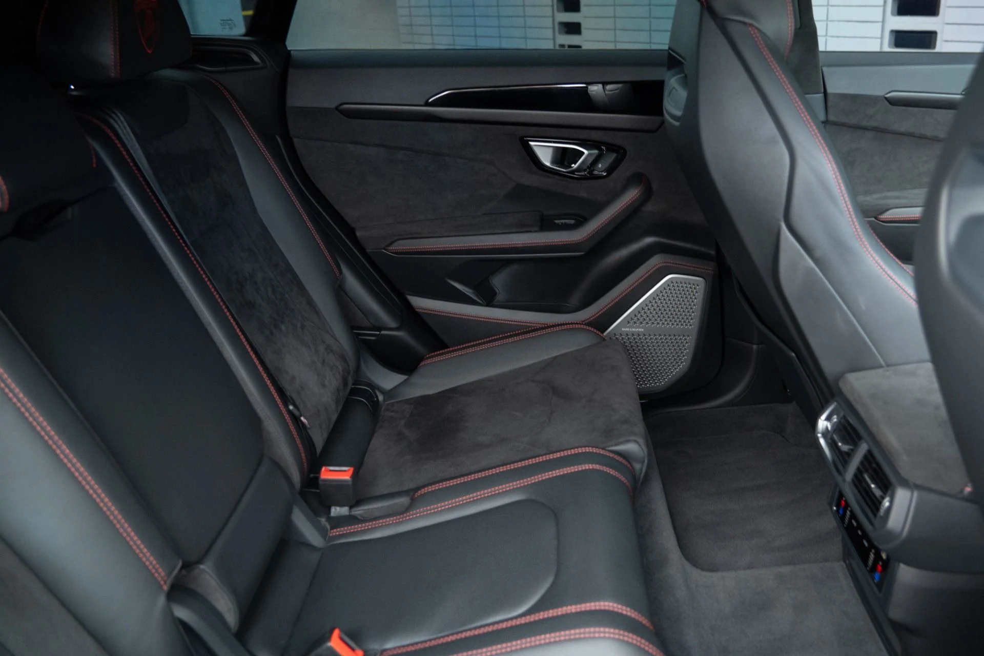 mph041_1809098425_Used_2024_Lamborghini_Urus_S_1757442297_d4cc1e17e9