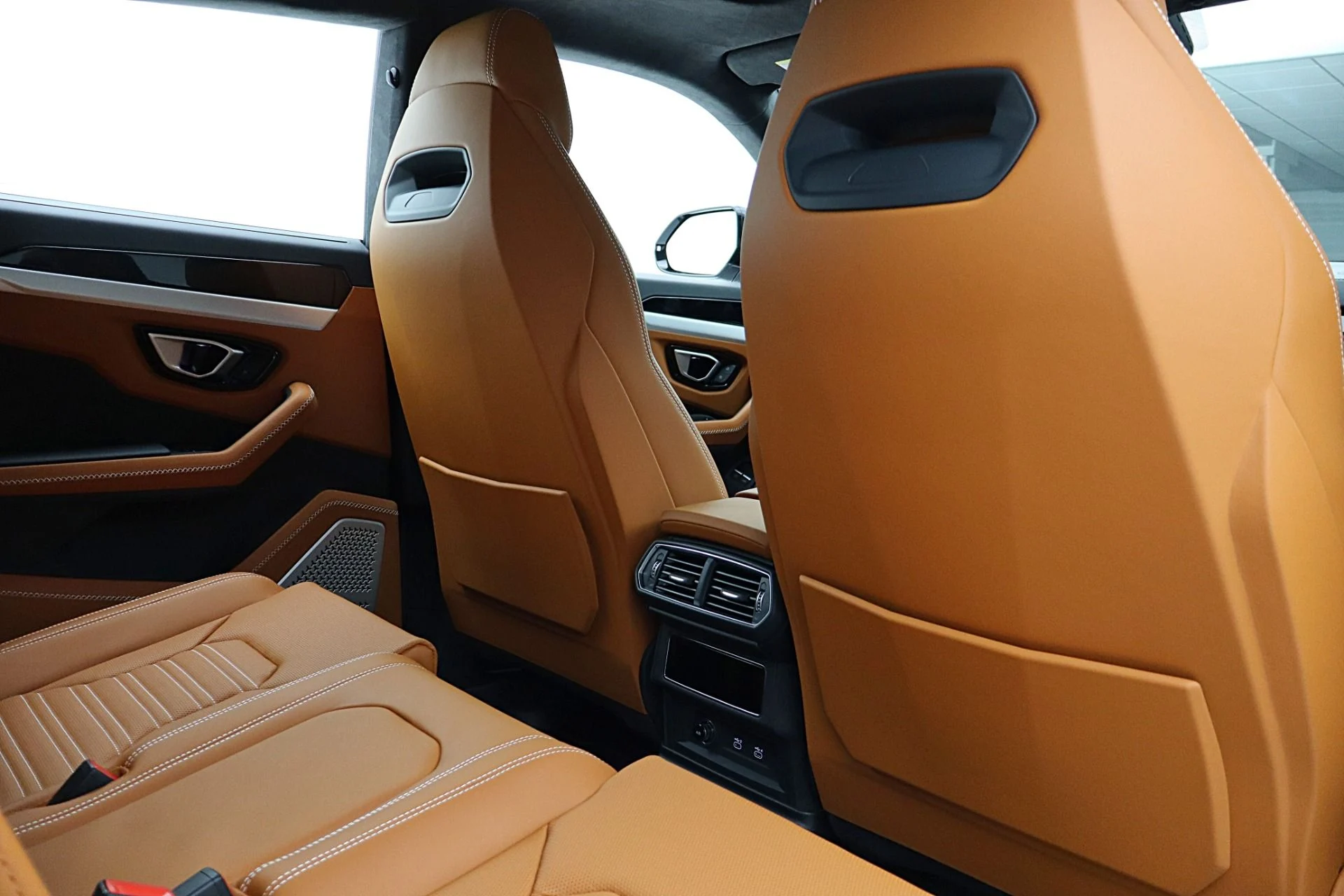 mph041_1810357099_Used_2026_Lamborghini_Urus_SELEASE_OPTIONS_AVAILABLE_f654588800