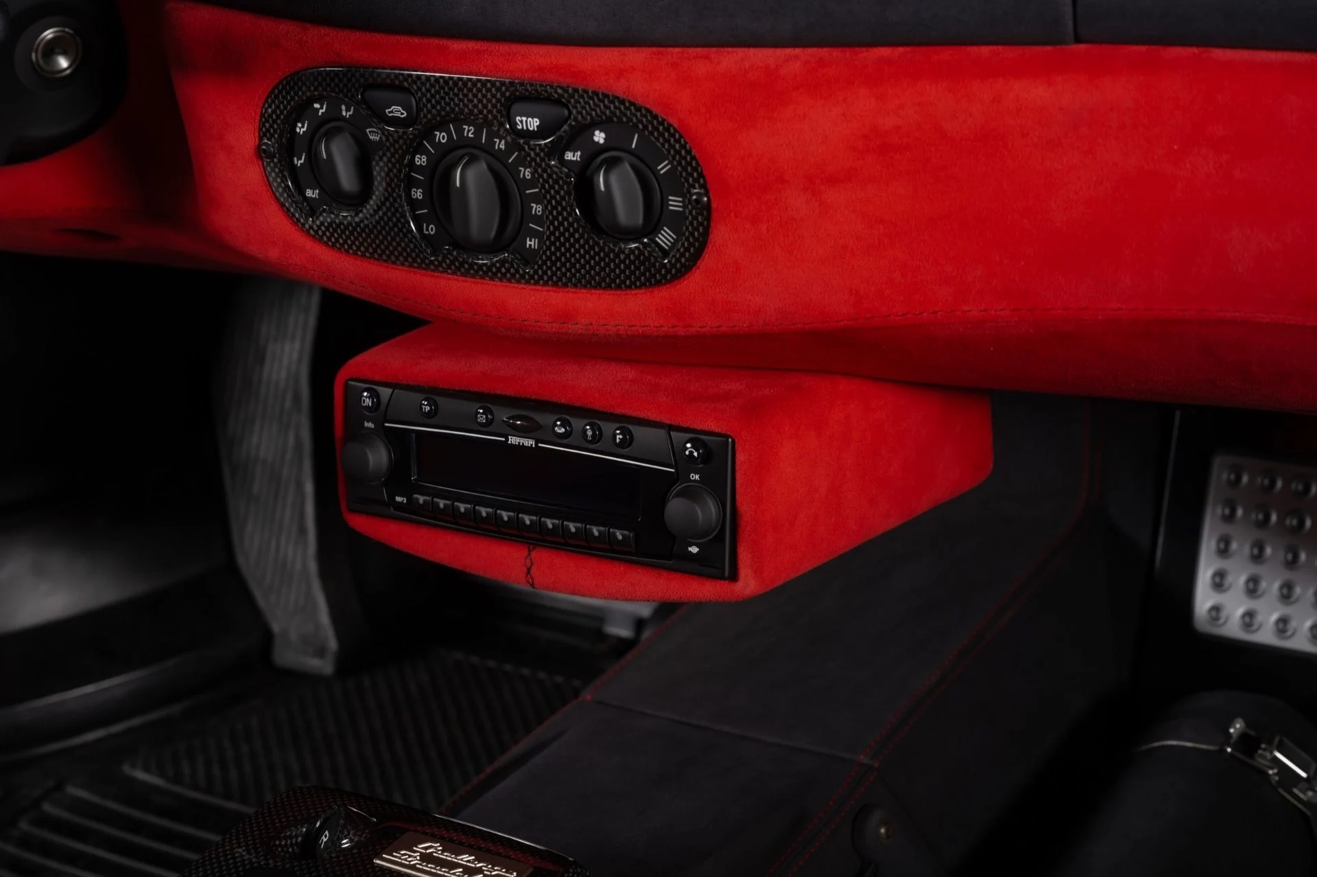 mph041_1830698781_10842_p42_l_01cd490404