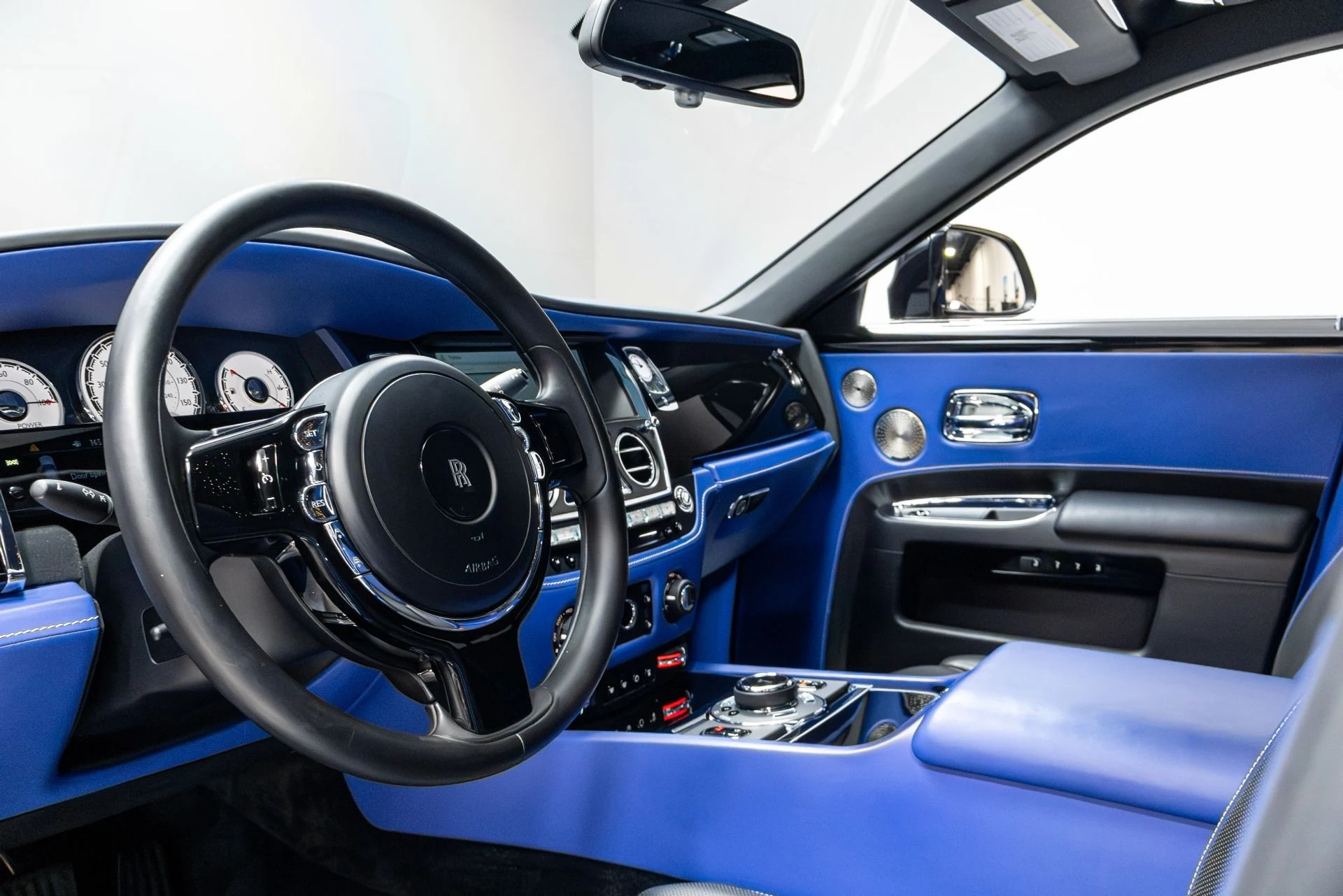 mph041_1841192478_Used_2017_Rolls_Royce_Ghost_Black_Badge_1764012368_04931f2e83