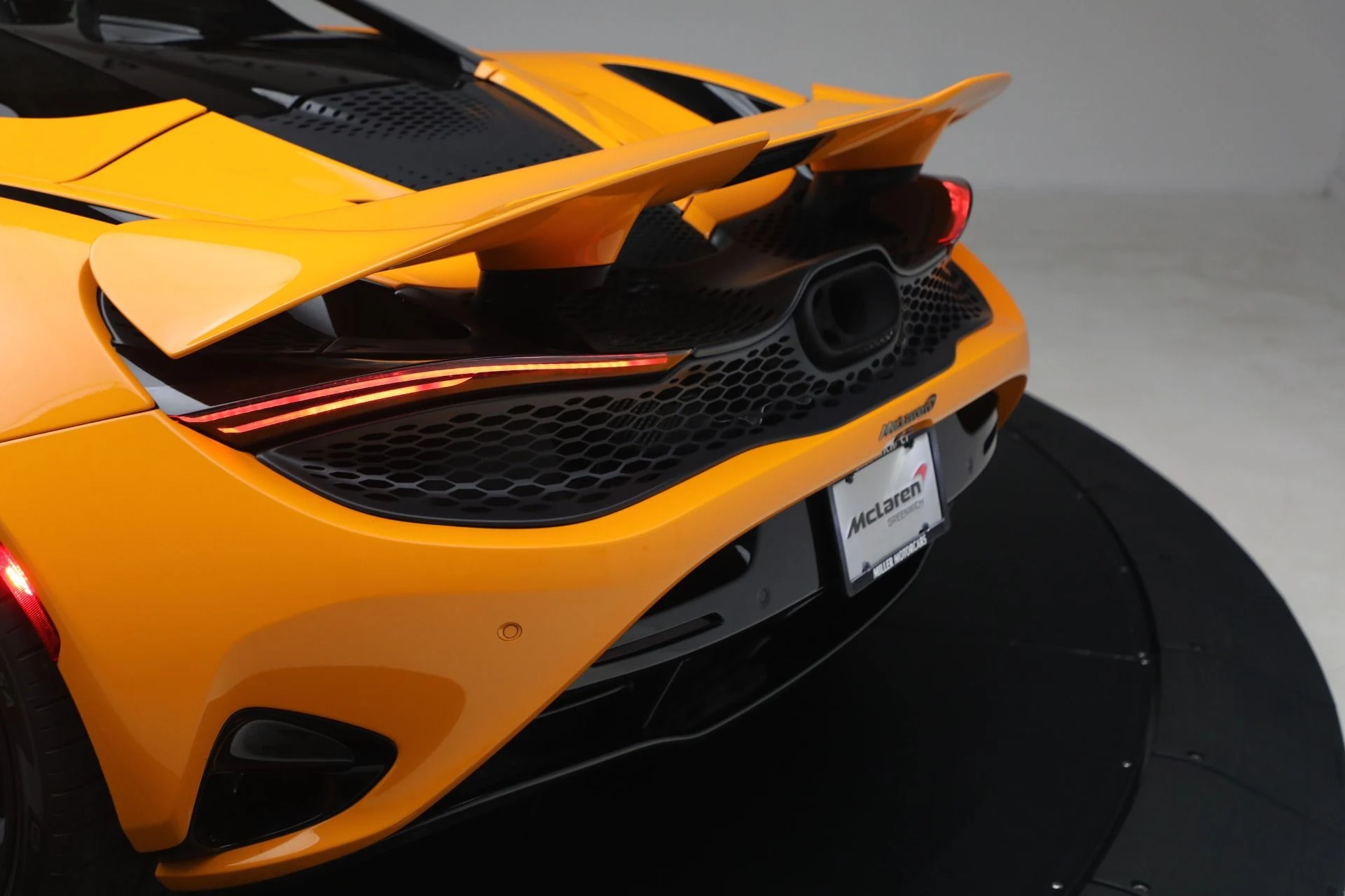 mph041_1843536165_Used_2025_Mc_Laren_750_S_Spider_Performance_e13cfc44e2