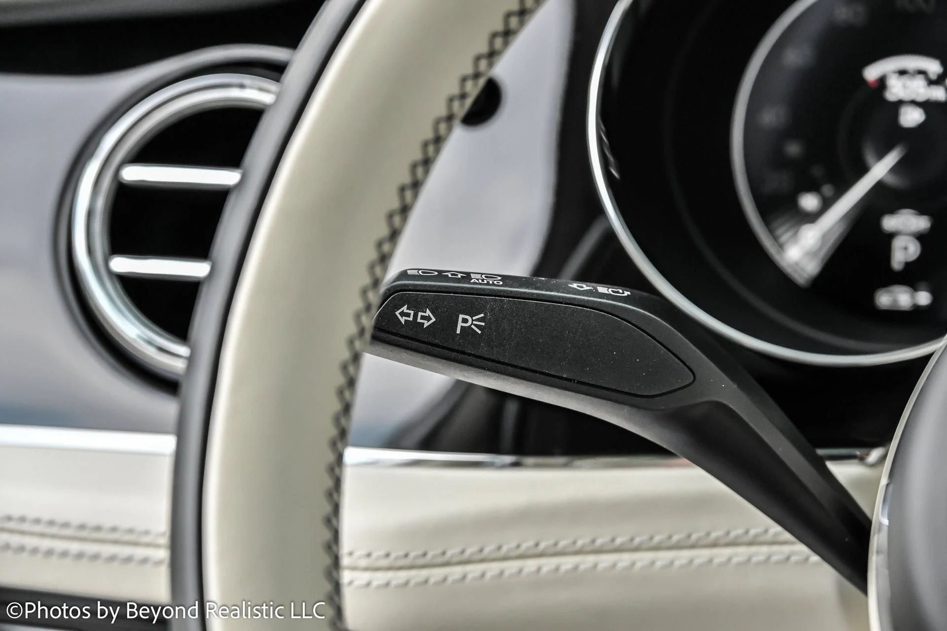 mph041_1845070748_Used_2022_Bentley_Bentayga_V8_Mulliner_Driving_Specification_1755763452_83f51e80f4