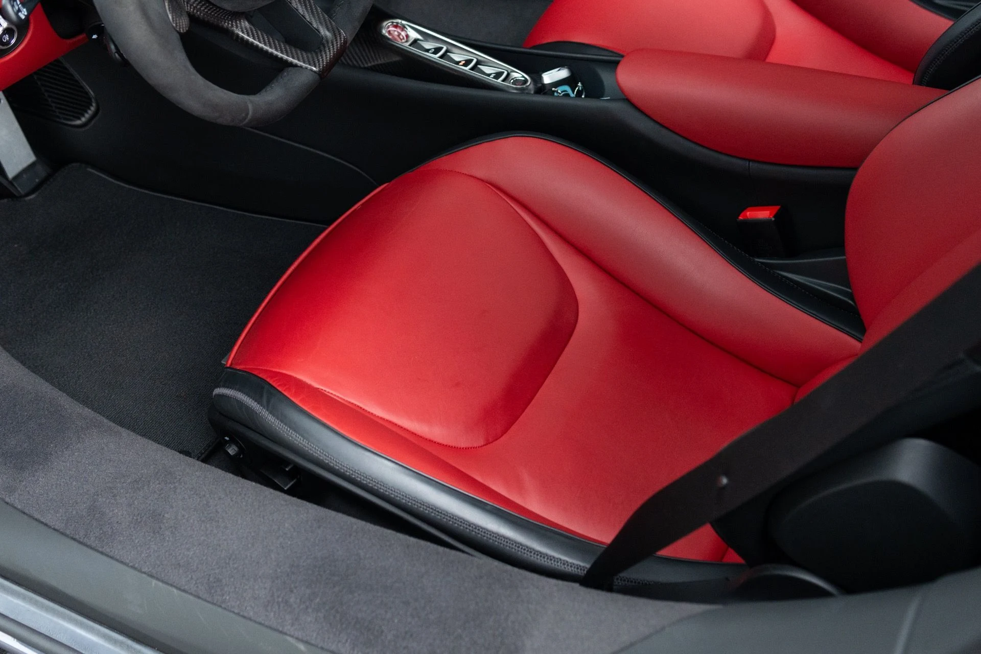 mph041_1855283723_Used_2023_Mc_Laren_Artura_1776712926_68b9ad798f