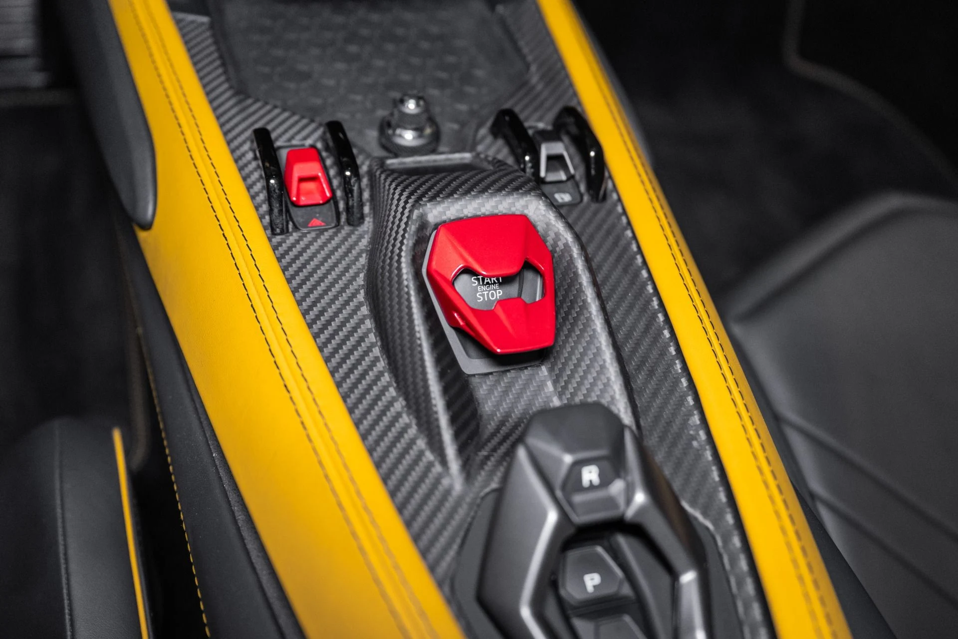 mph041_1860015810_Used_2024_Lamborghini_Revuelto_1761662610_e983e672a5