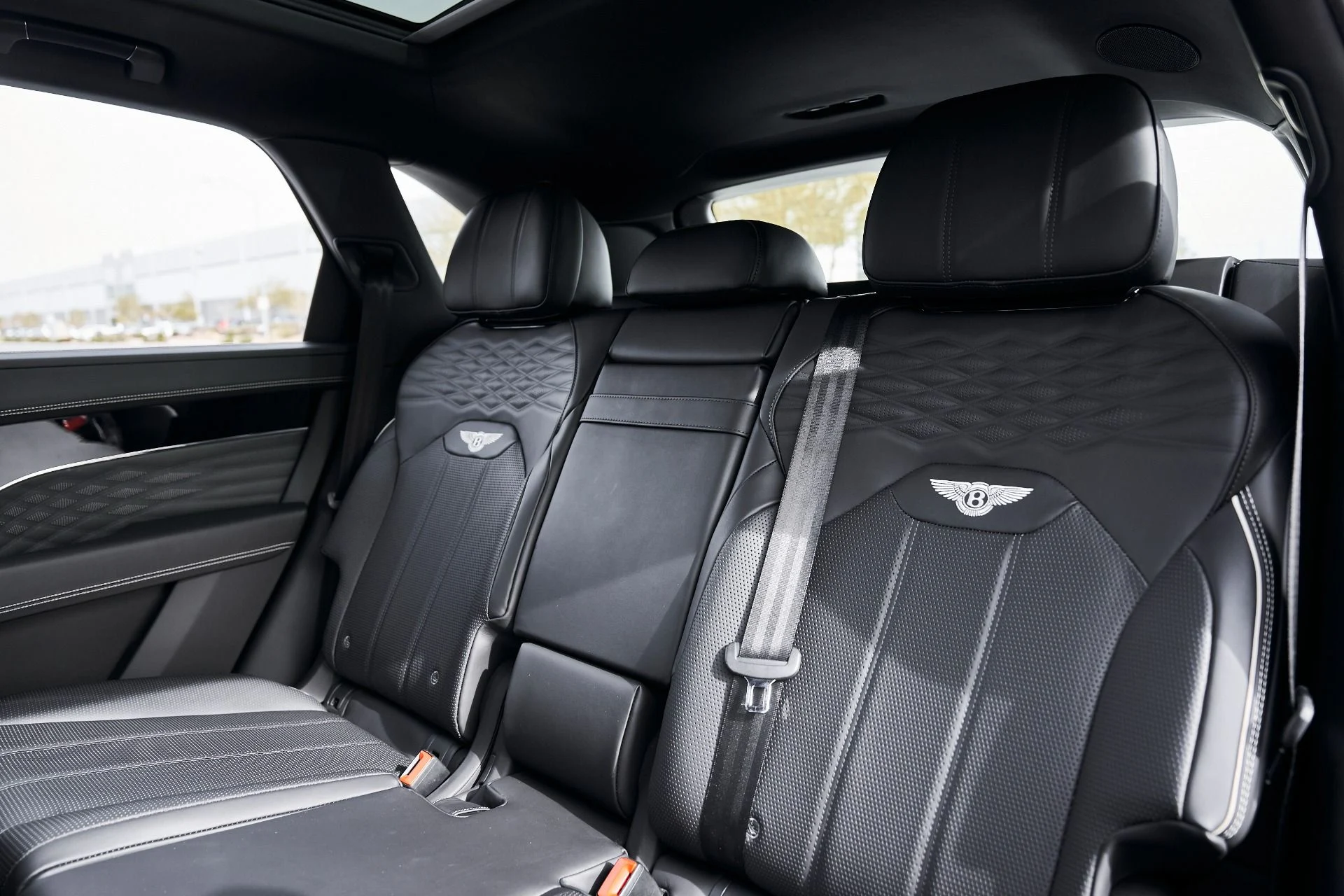 mph041_1891189515_Used_2023_Bentley_Bentayga_EWB_Azure_1769048661_539ca277c8