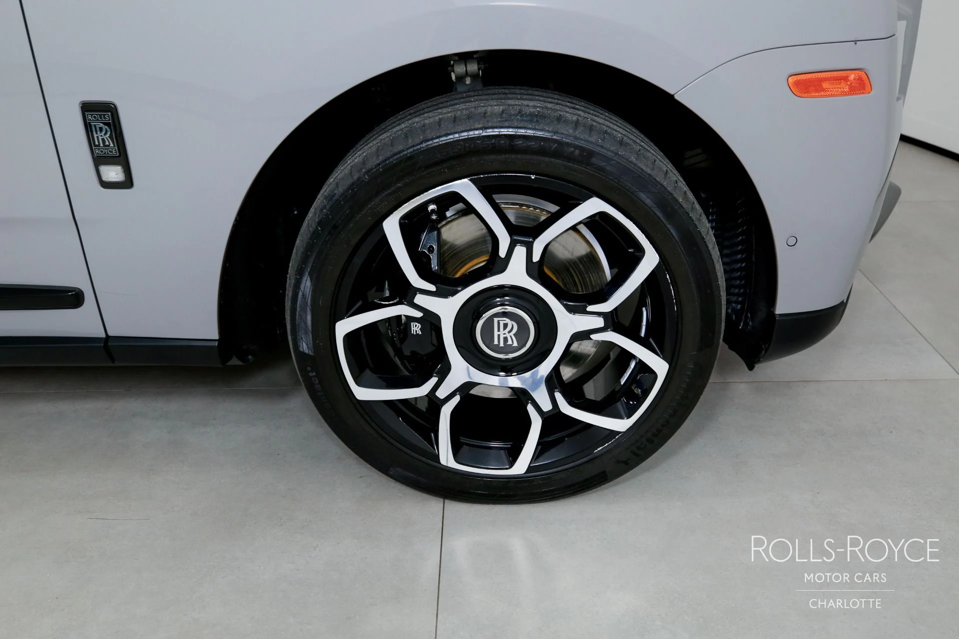 mph041_1894534471_Used_2024_Rolls_Royce_Black_Badge_Cullinan_1765396280_552b48fa2a