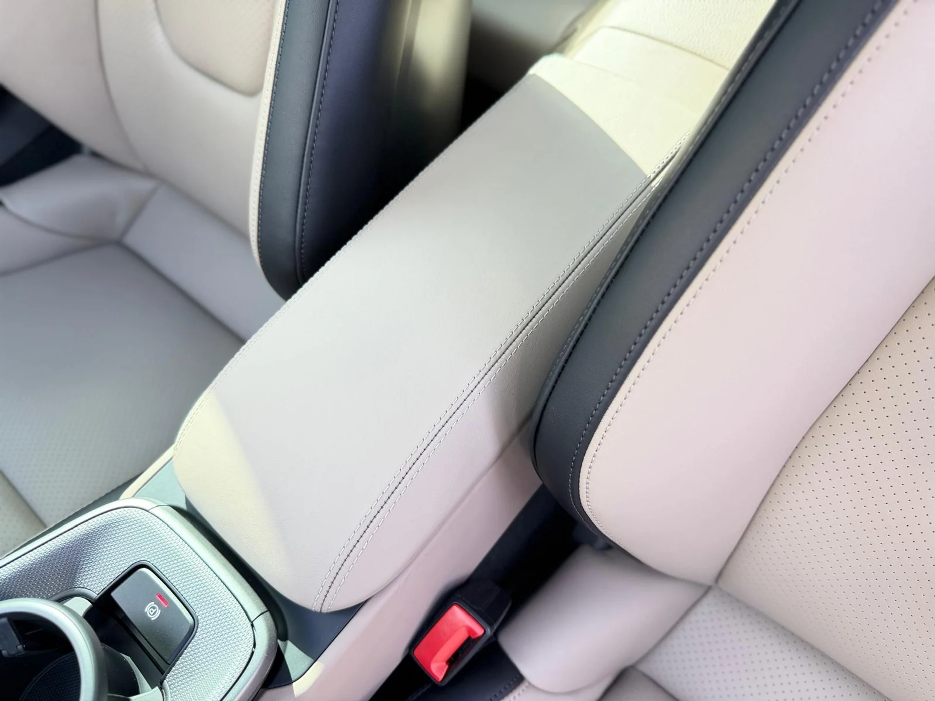 mph041_1900124883_Whats_App_Image_2025_12_19_at_2_18_51_PM_14_dc3a826202