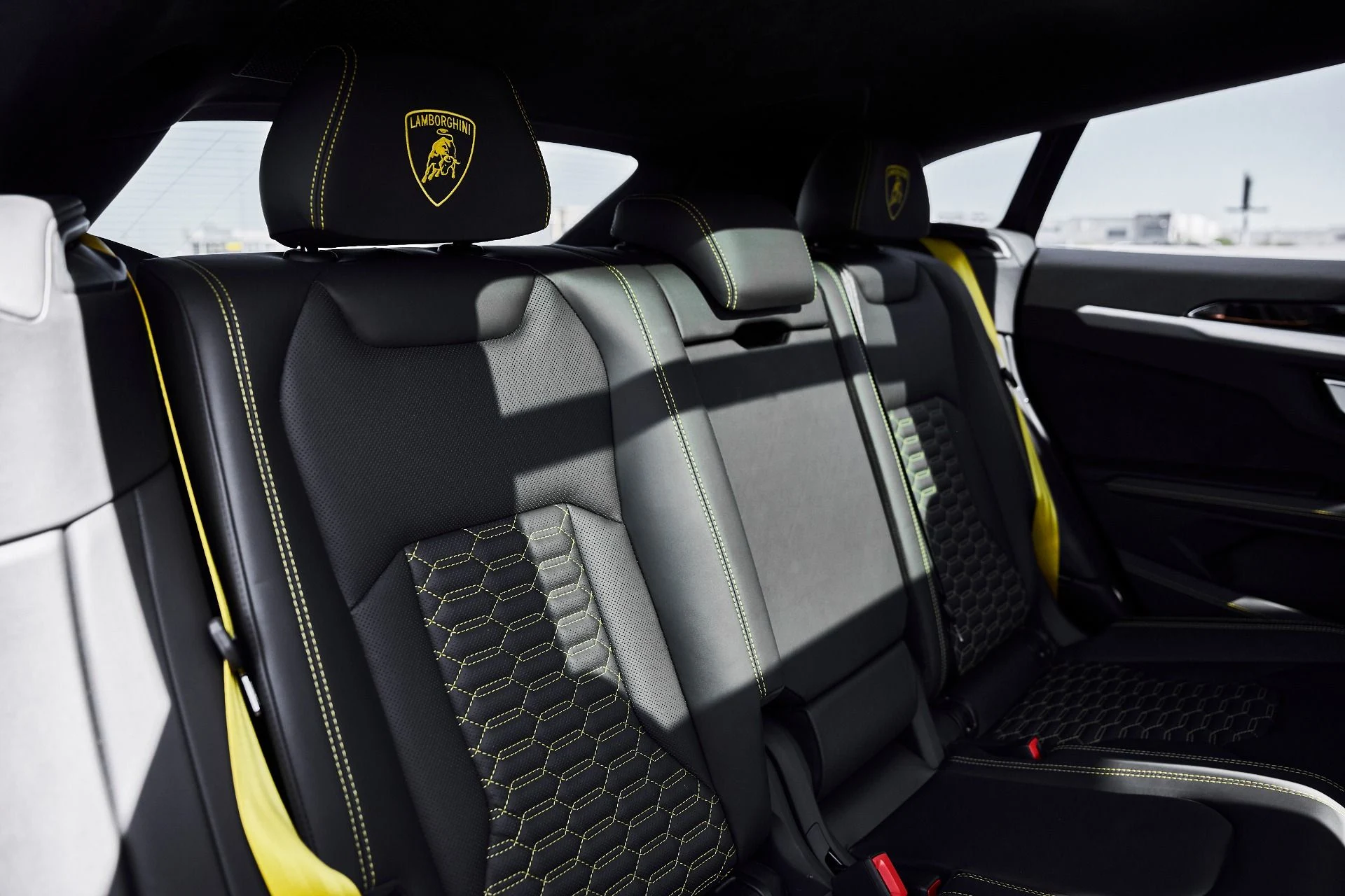 mph041_1903344137_Used_2024_Lamborghini_Urus_S_1780082888_04e8c23959