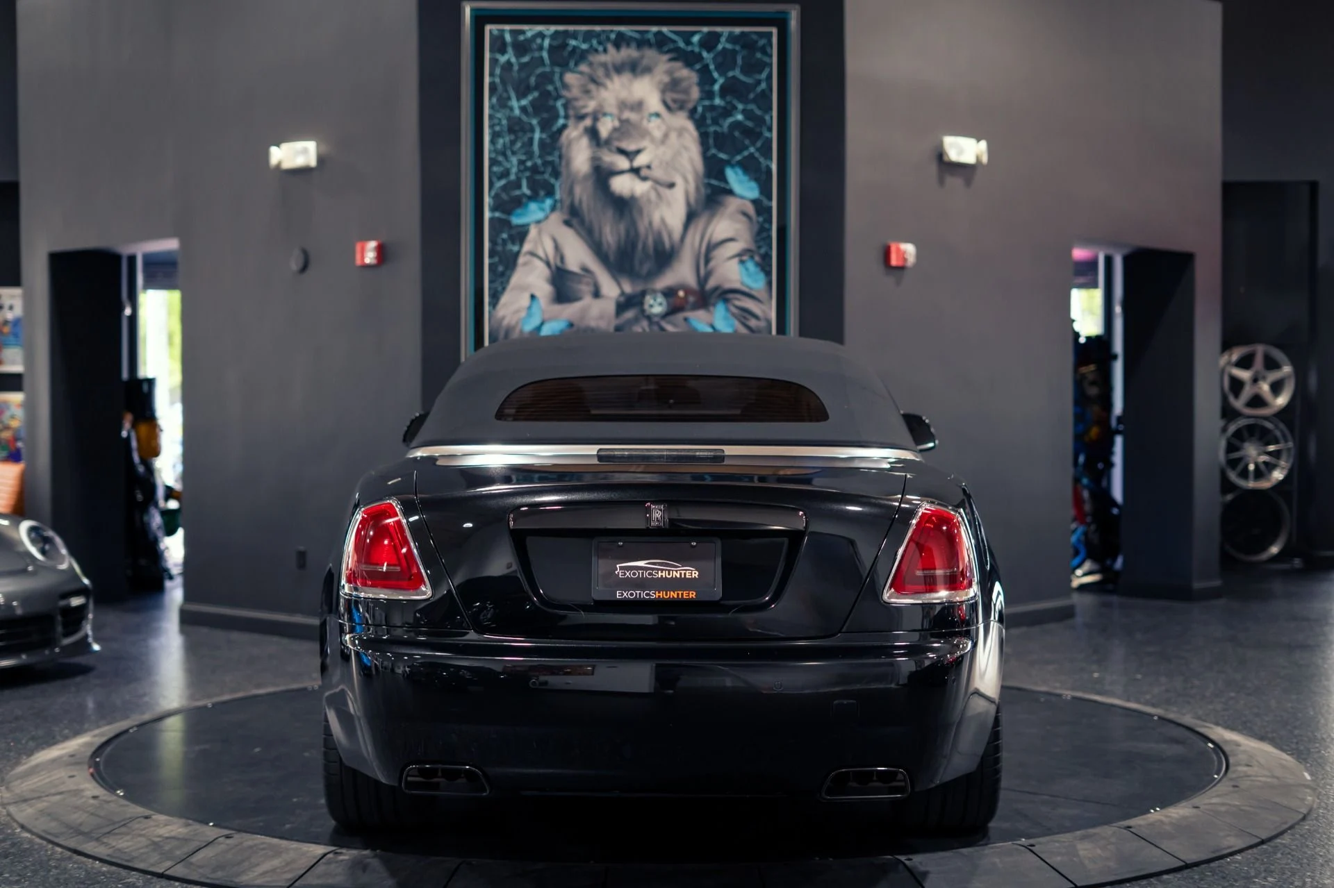 mph041_1903400309_Used_2018_Rolls_Royce_Dawn_Black_Badge_1780761386_37afe87413