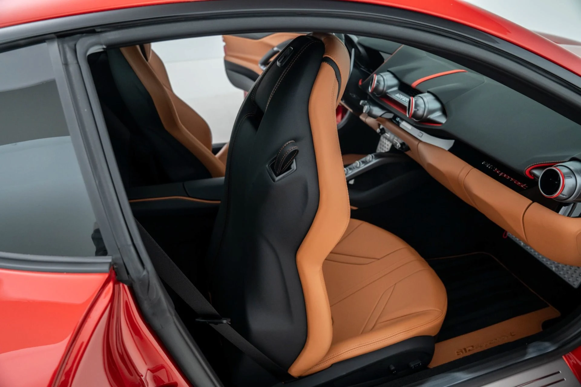 mph041_1933157792_Used_2019_Ferrari_812_Superfast_1774387539_905b82368e