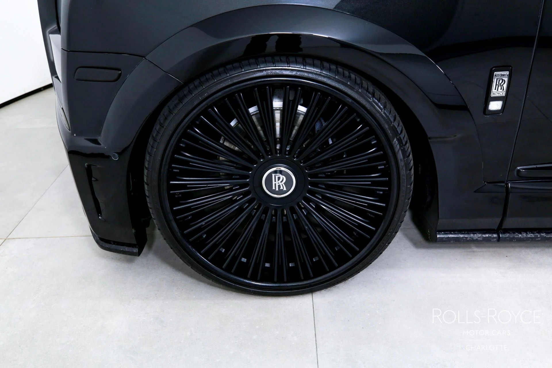 mph041_1944943119_Used_2024_Rolls_Royce_Cullinan_1764777967_1f99d9a90c