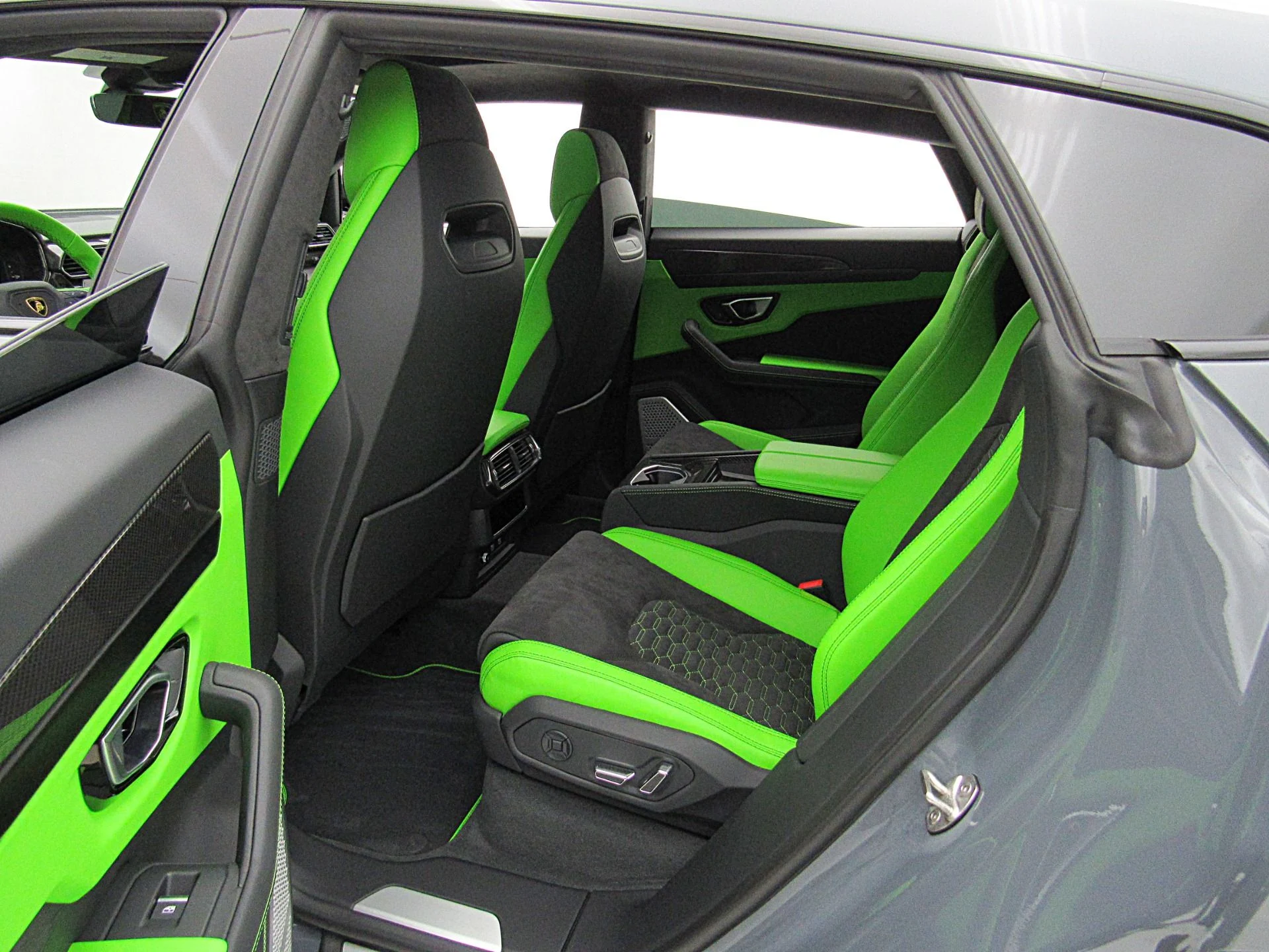 mph041_1949190536_Used_2022_Lamborghini_Urus_SELEZIONE_PRE_OWNED_CERTIFIED_be2b986d48