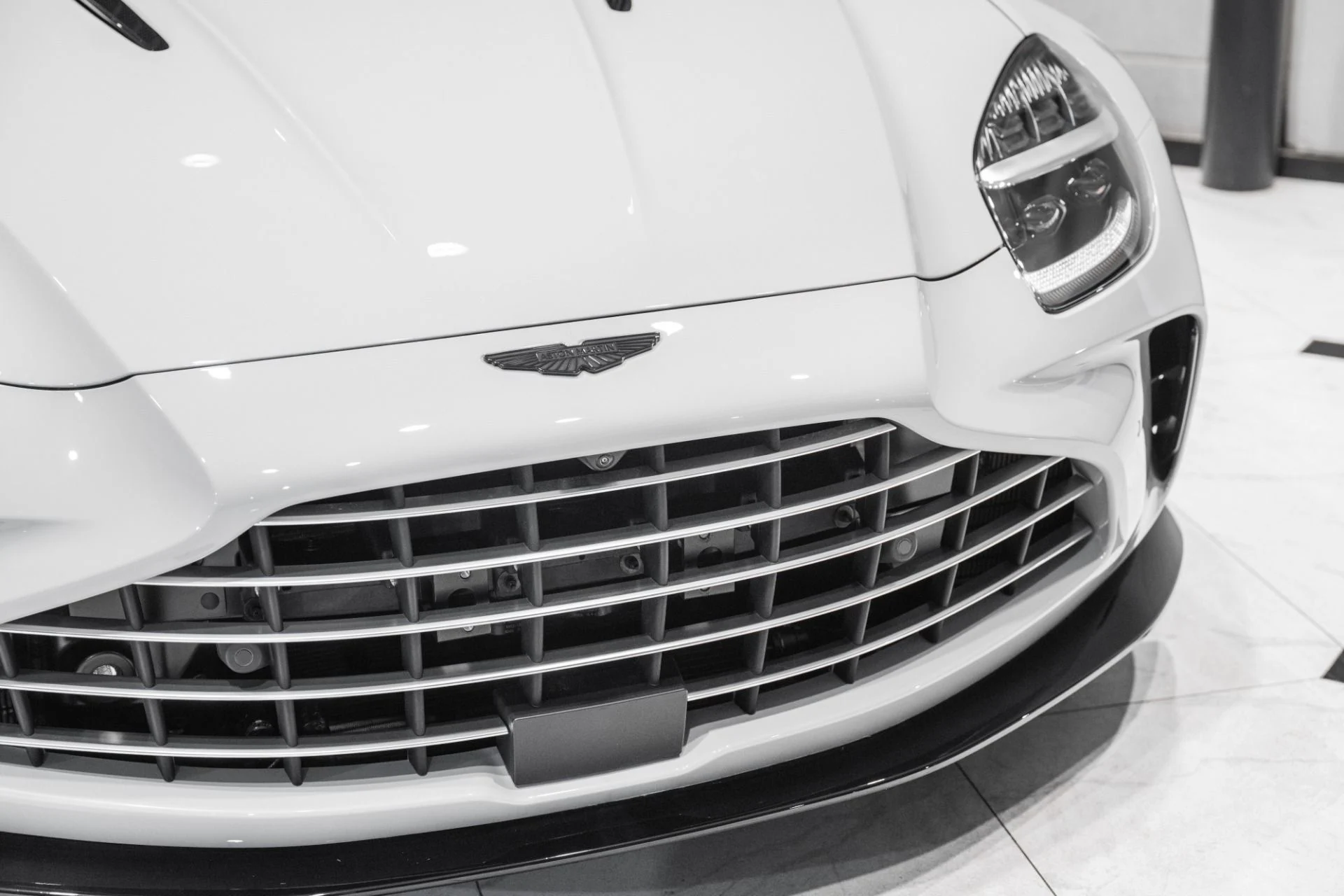 mph041_1959225134_New_2026_Aston_Martin_Vantage_S_Roadster_1786373251_6b51217da6