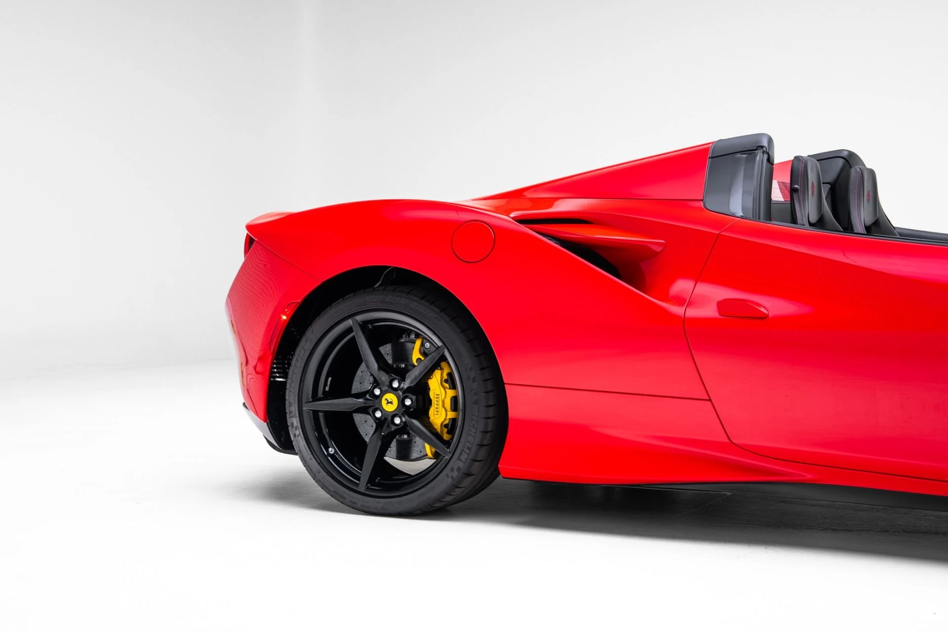 mph041_1961832179_Used_2022_Ferrari_F8_Spider_1772060446_796ca62fff