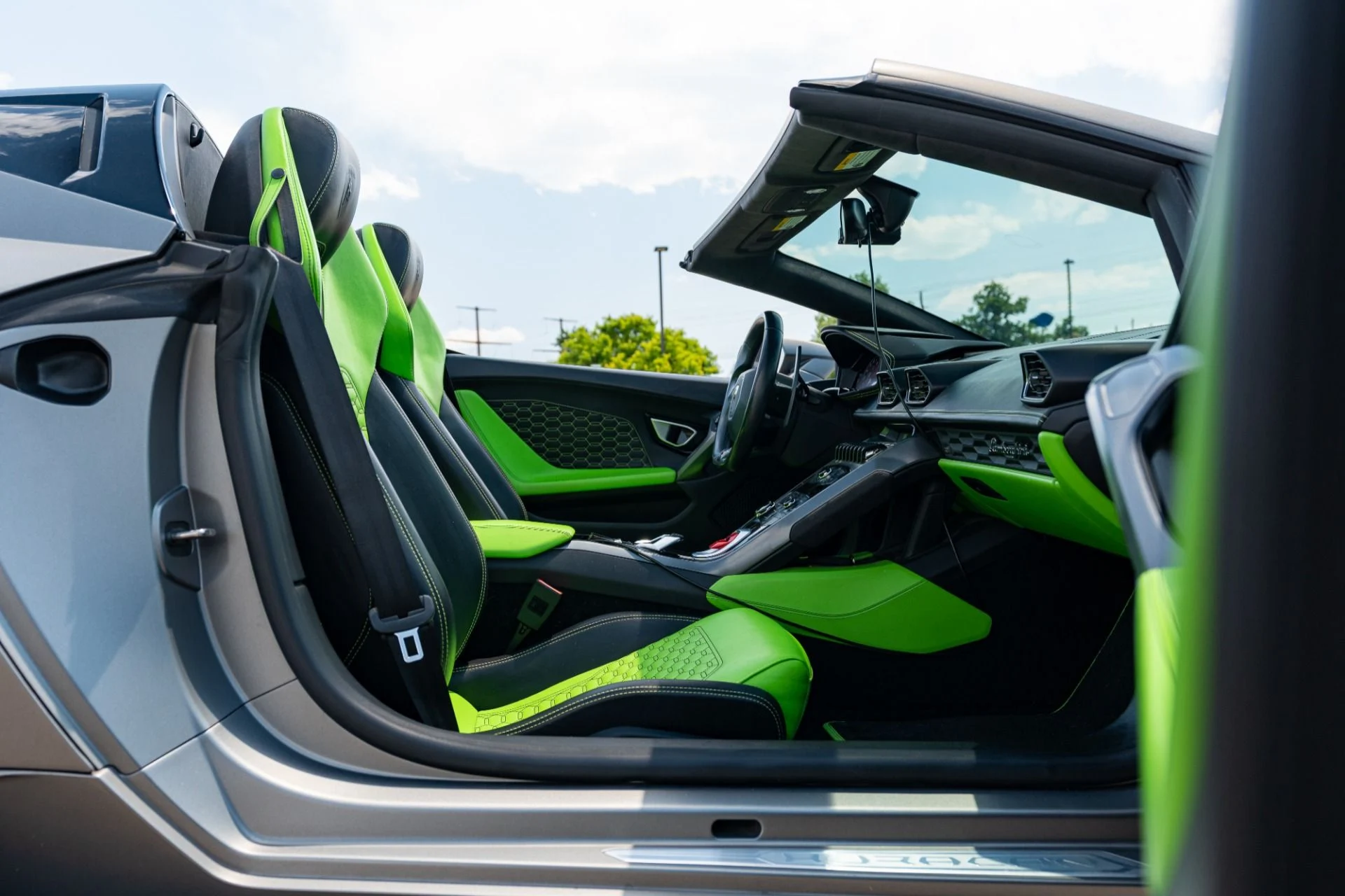 mph041_1970315002_Used_2017_Lamborghini_Huracan_LP_580_2_Spyder_1783359023_2049cc03f2