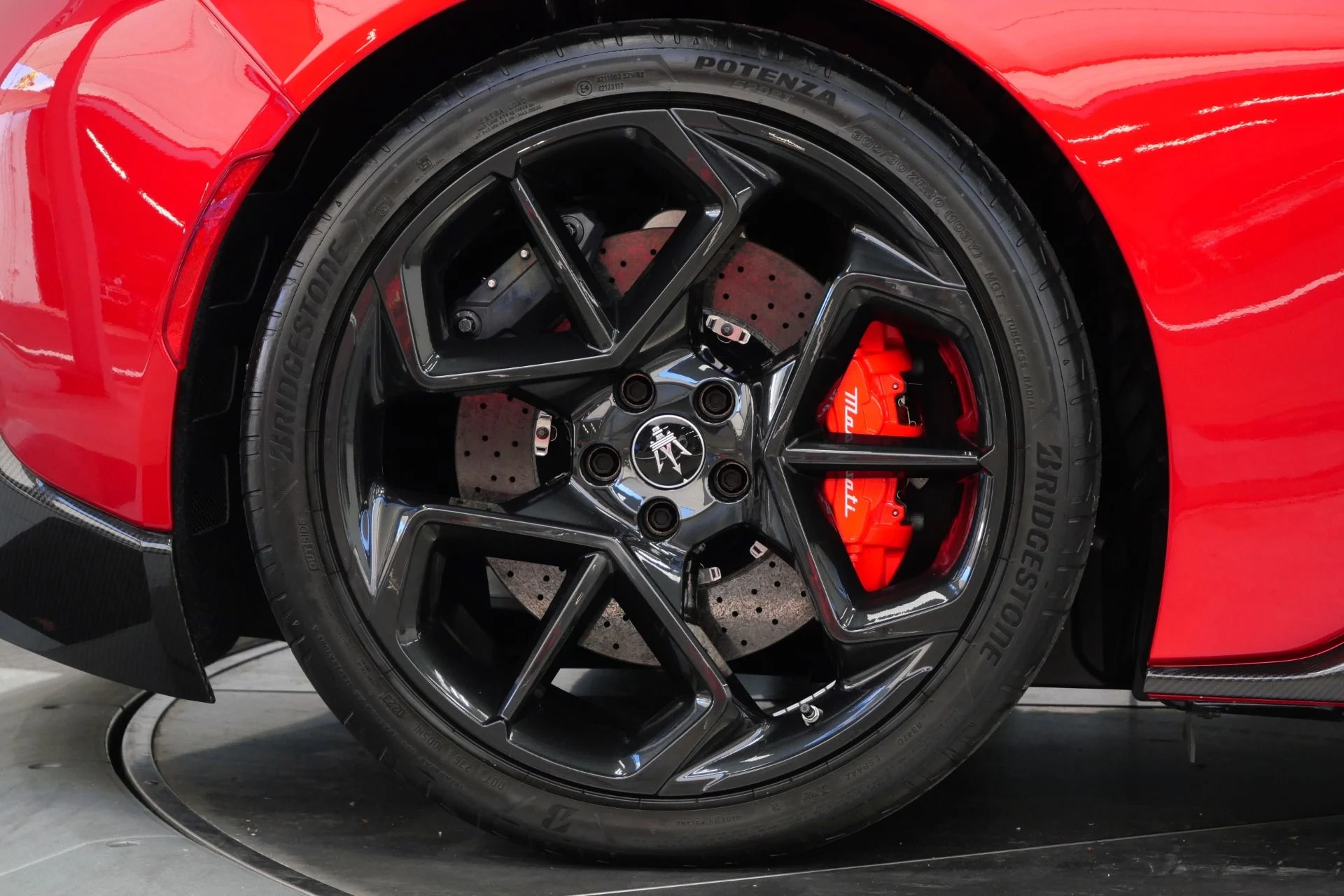 mph041_1972313615_Used_2023_Maserati_MC_20_Cielo_1598_Miles_Carbon_Ceramic_Brakes_Interior_Exterior_Carbon_Packages_1776351589_9c64ace19f