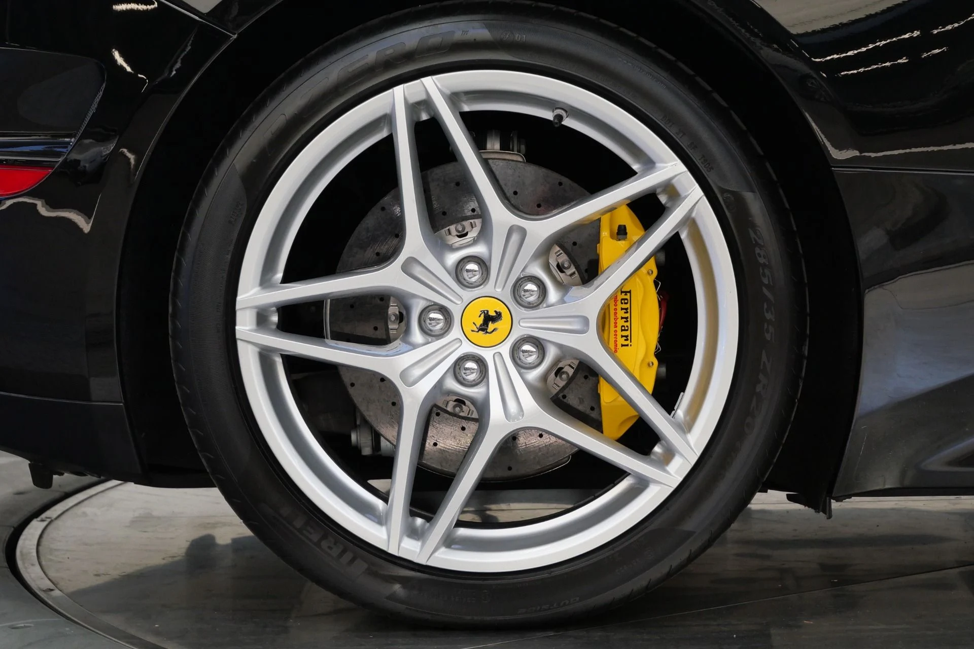 mph041_1985558109_Used_2015_Ferrari_California_T_Carbon_Fiber_Interior_Trim_Low_Miles_1778860408_2800e0d057