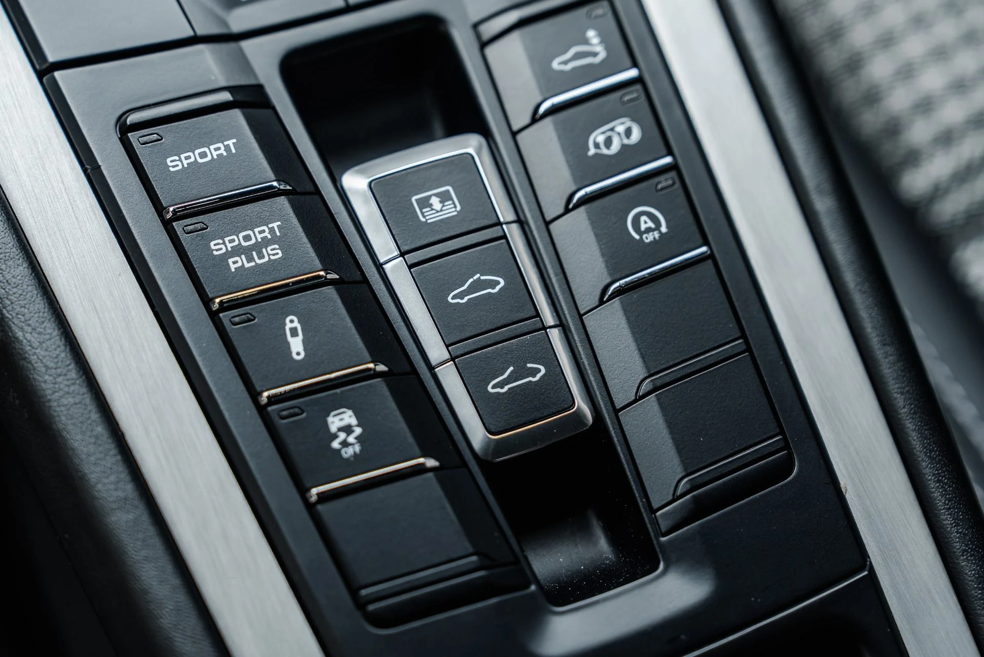 mph041_1998107189_Used_2014_Porsche_911_Carrera_S_1785886517_7385304373