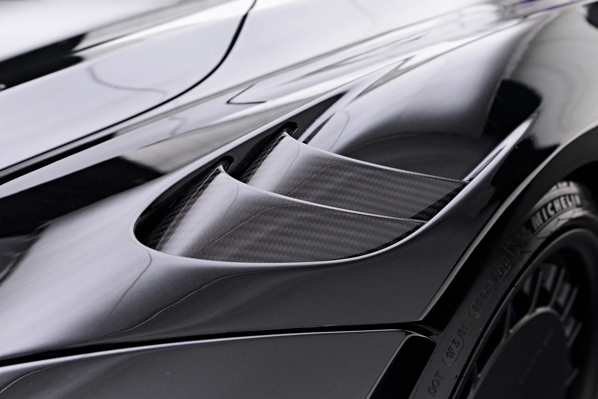 mph041_199960659_Used_2022_Mc_Laren_765_LT_Base_1753480618_23cdda4667