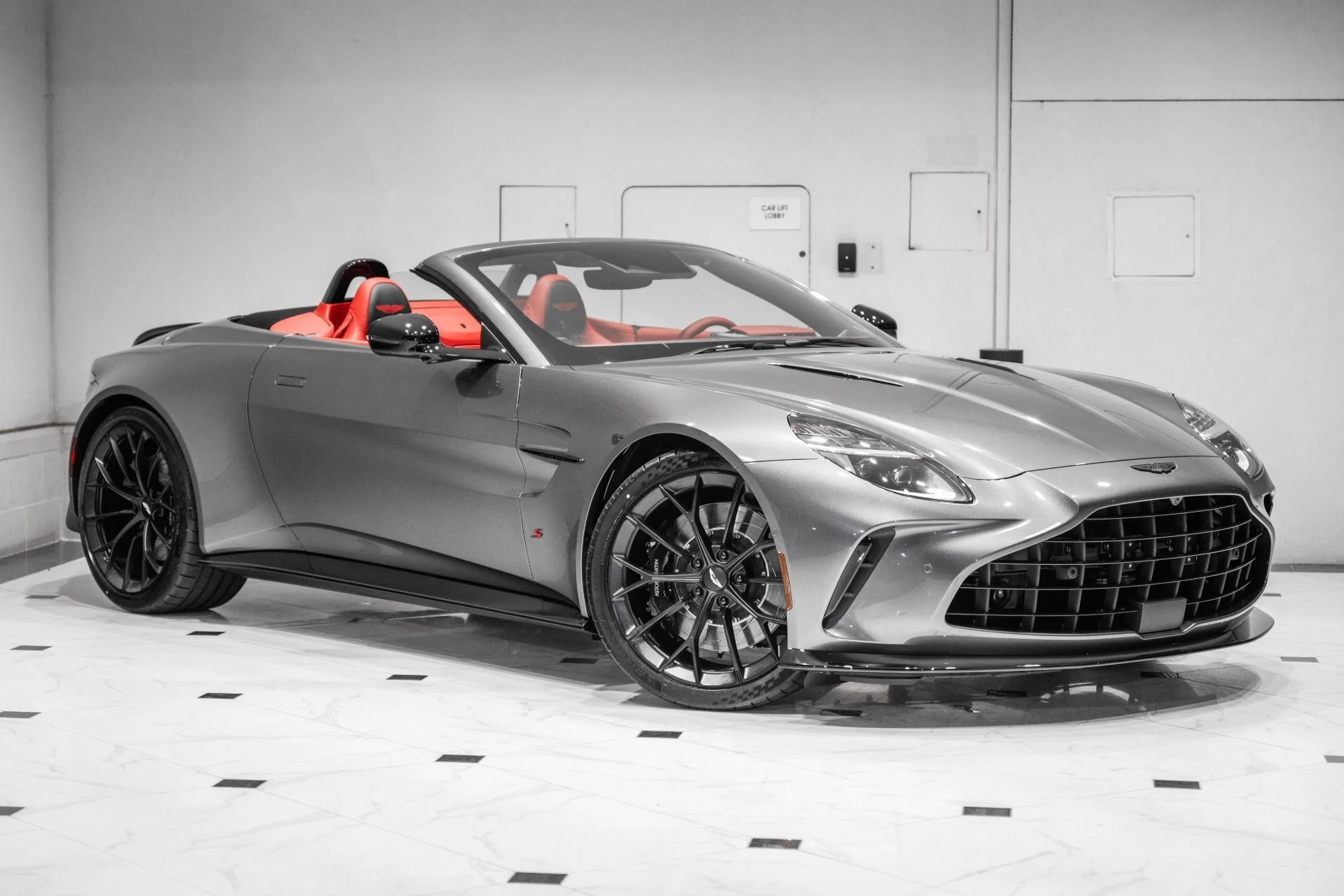 mph041_2027039667_New_2026_Aston_Martin_Vantage_S_Roadster_1781710723_5d87ef21b0