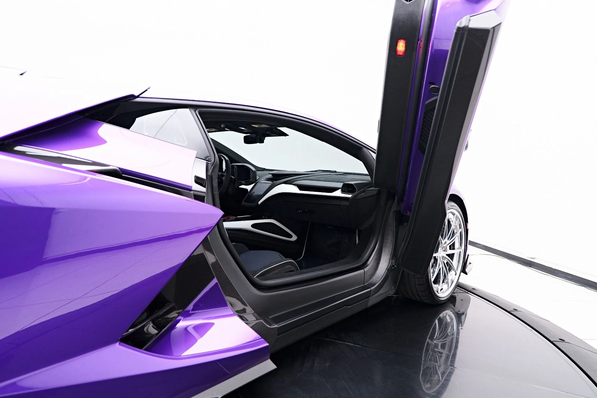mph041_203241193_Used_2024_Lamborghini_Revuelto_Base_1756862242_0b3e26de74