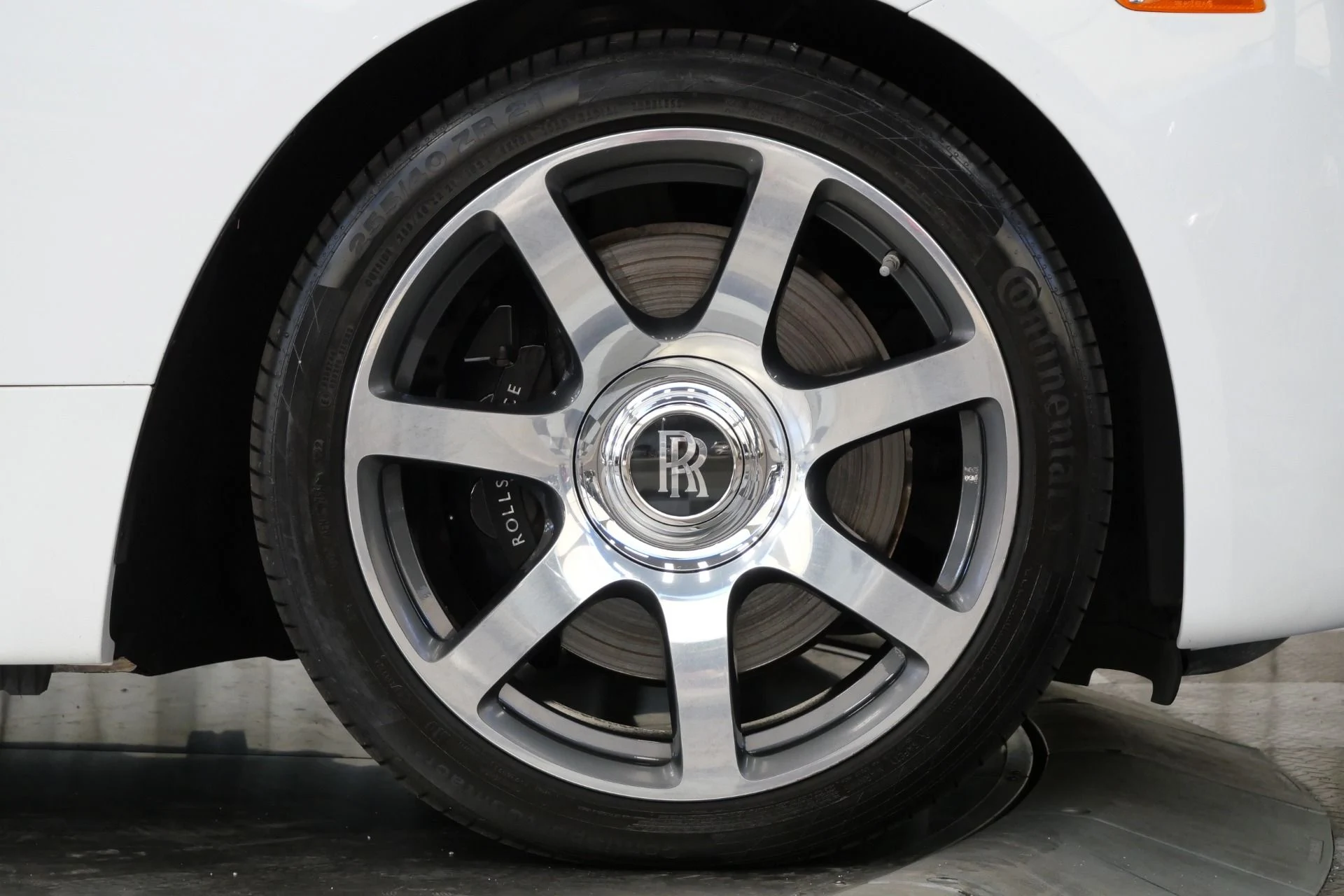 mph041_2043198216_Used_2016_Rolls_Royce_Wraith_The_Wraith_Package_Canadel_Paneling_Driver_Assistance_3_1764606909_55d3a5bf98