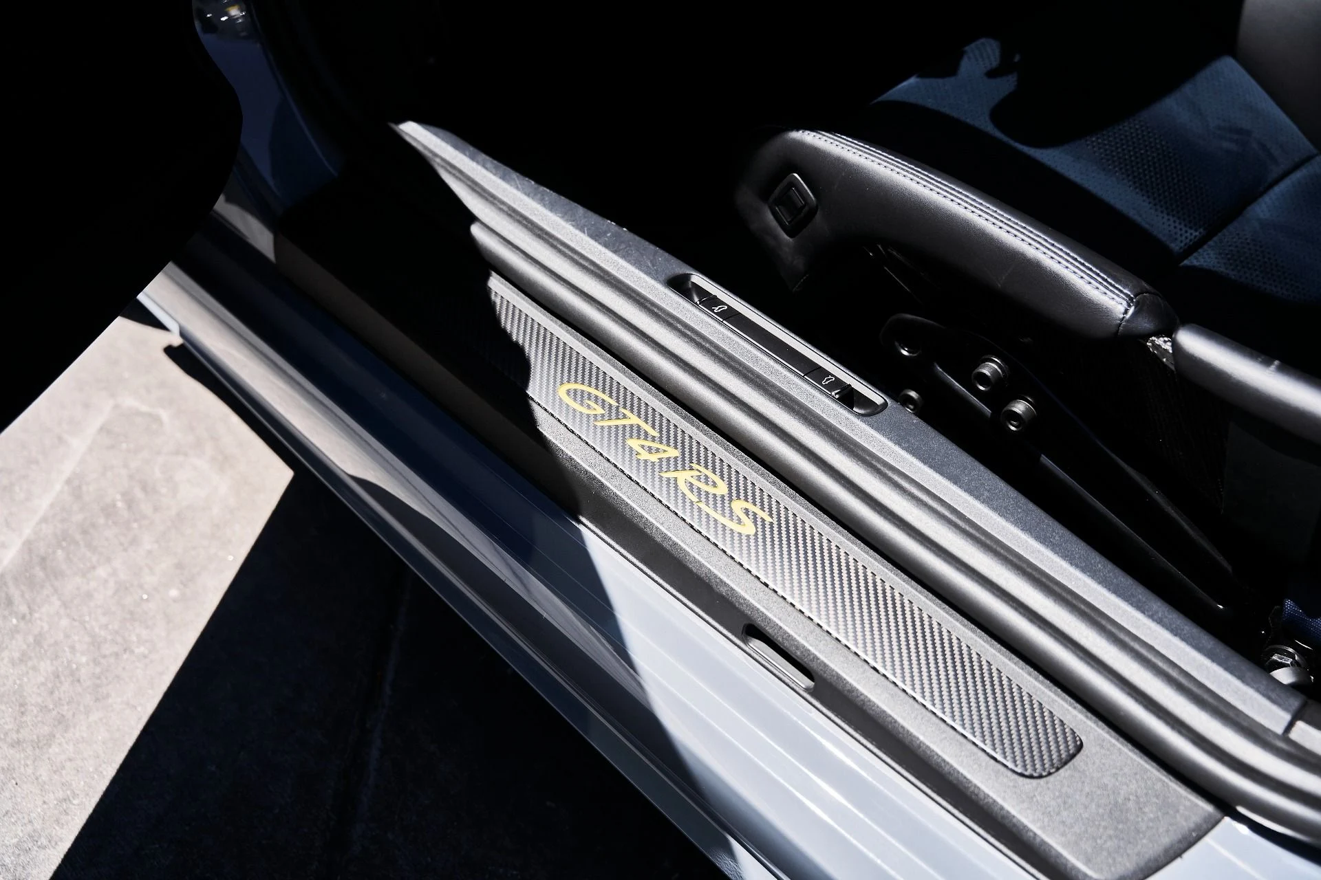 mph041_2051213047_Used_2023_Porsche_718_Cayman_GT_4_RS_1786209659_64f9abeb3a