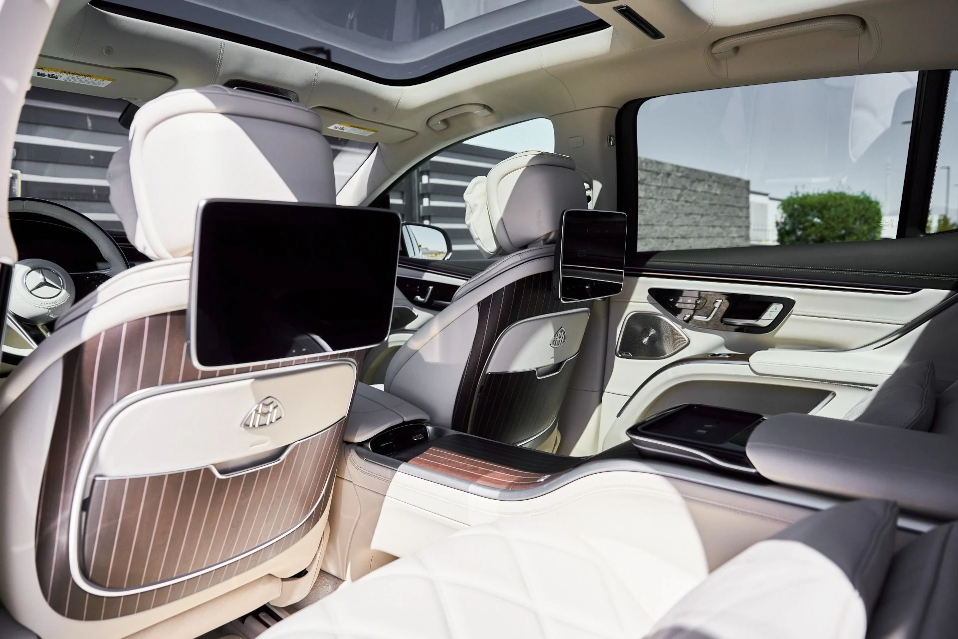 mph041_2058243468_Used_2025_Mercedes_Benz_EQS_Maybach_EQS_680_1773365847_feecbbdbe2