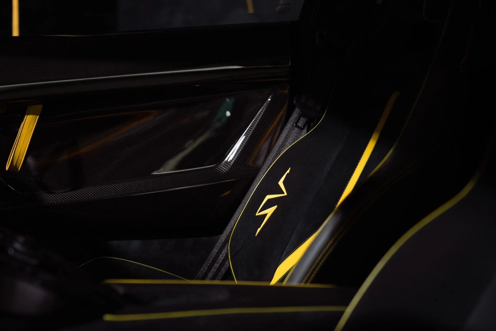 mph041_2061559459_Used_2016_Lamborghini_Aventador_LP_750_4_SV_Full_Carbon_Interior_with_Carbon_Seats_1792521135_398673c9cb