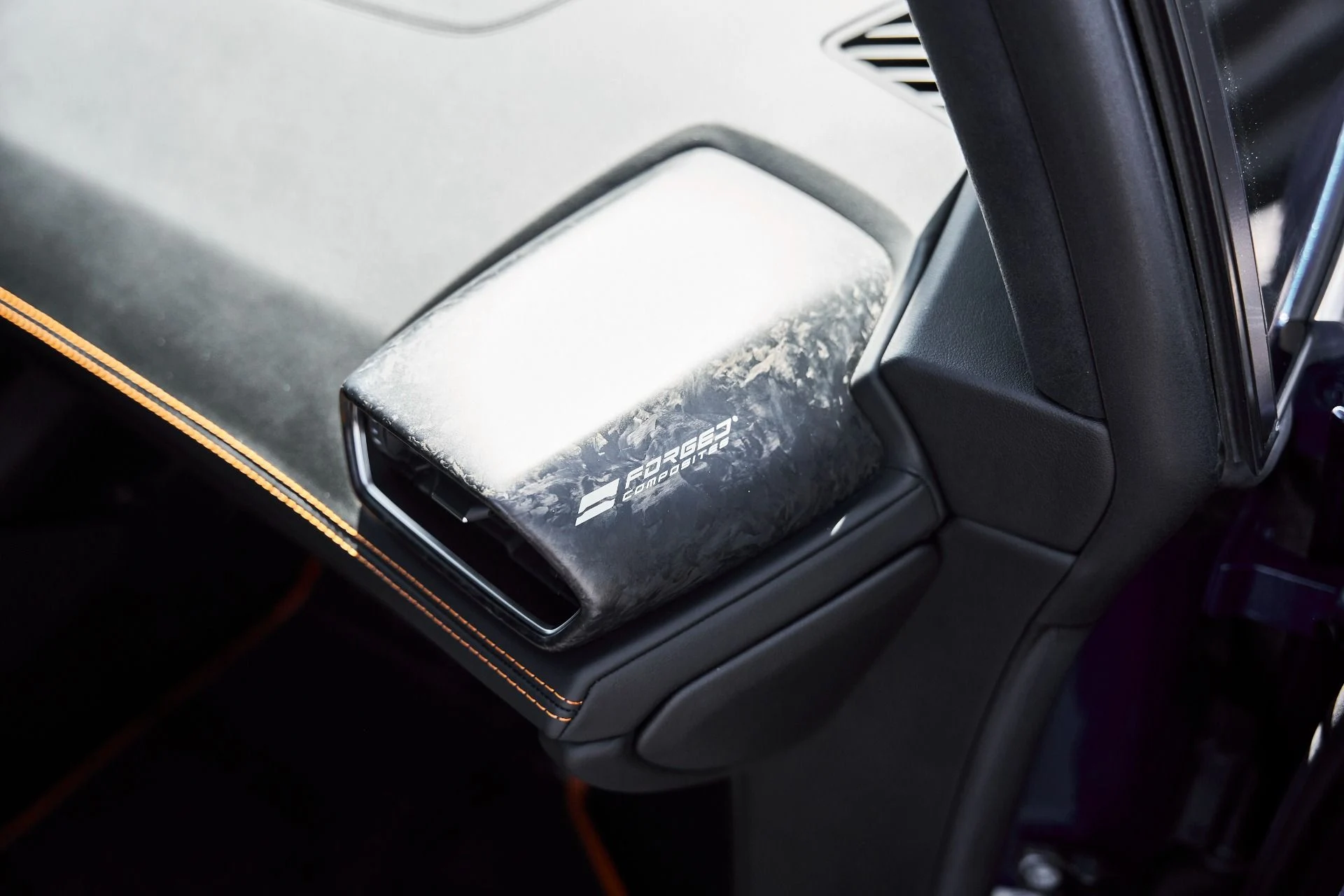 mph041_2068487969_Used_2020_Lamborghini_Huracan_EVO_Base_1777394834_1571211454