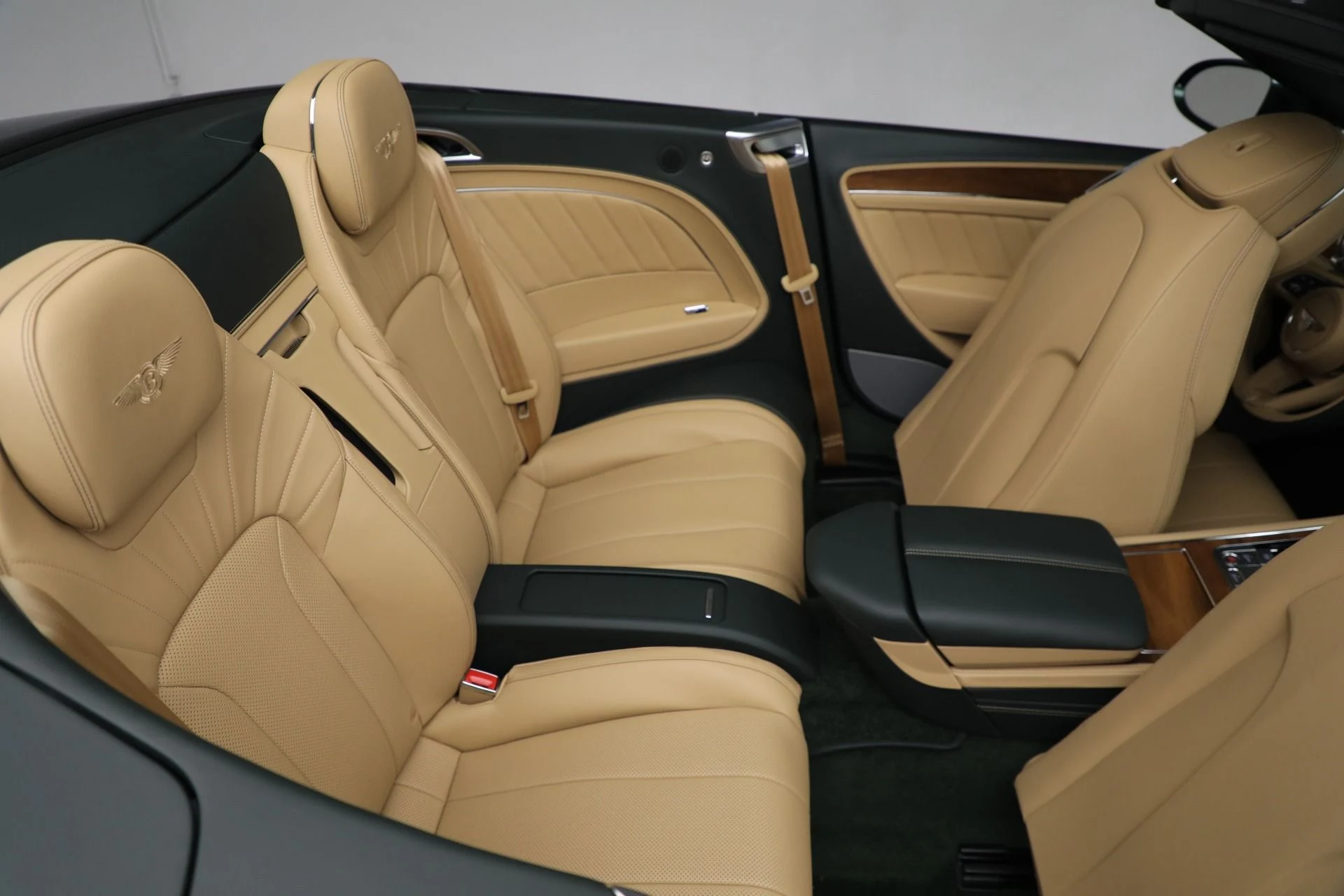 mph041_2082687958_New_2024_Bentley_Continental_GTC_Edition_8_6736c80c4b