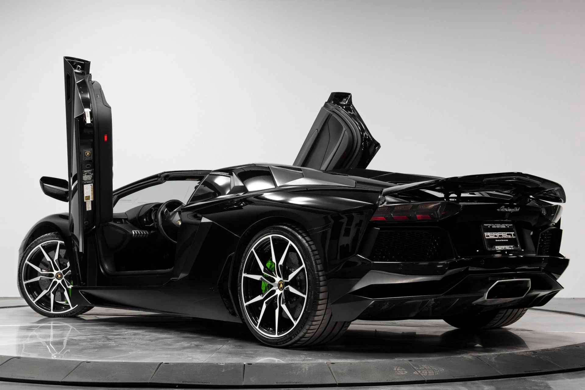 mph041_208283111_Used_2015_Lamborghini_Aventador_LP_700_4_1770952947_e1a1229c55