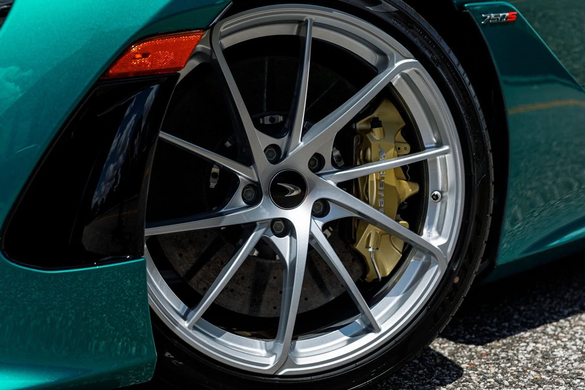 mph041_2095475287_678_p42_l_ccfec175b0