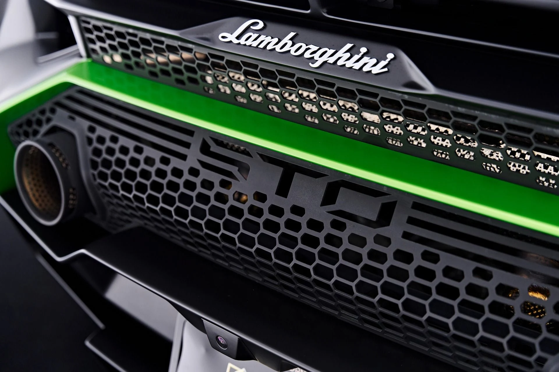 mph041_2097502327_Used_2023_Lamborghini_Huracan_STO_Base_1784576285_84c186f453