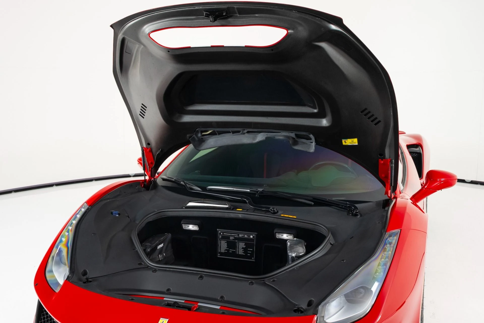 mph041_2104269524_Used_2019_Ferrari_488_Pista_1760379304_0b6150fab4