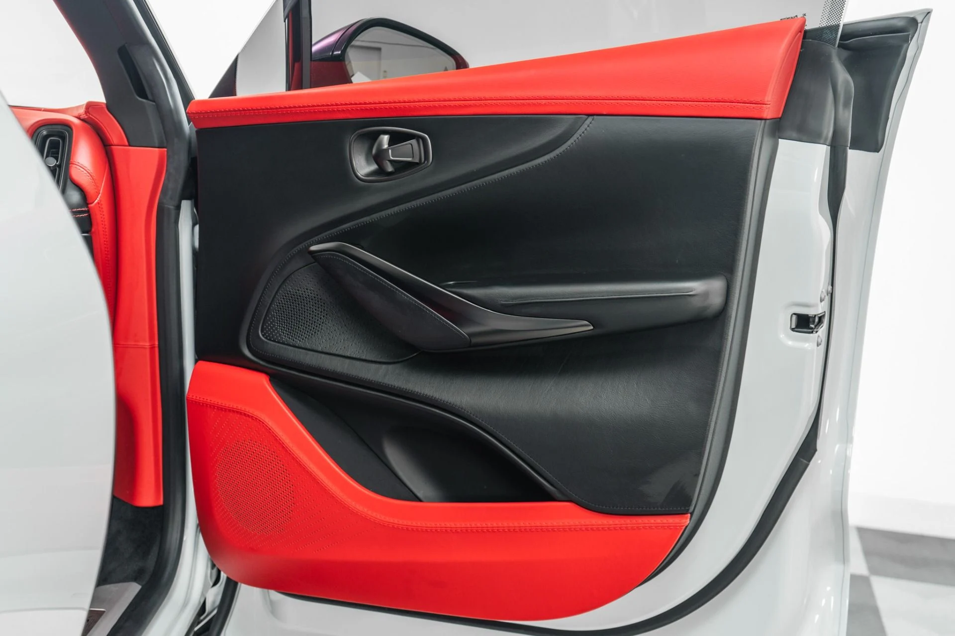mph041_2132187030_Used_2021_Aston_Martin_DBX_AML_Color_Indulgence_Pack_DB_Elegance_Pack_1783626326_69b52161a5