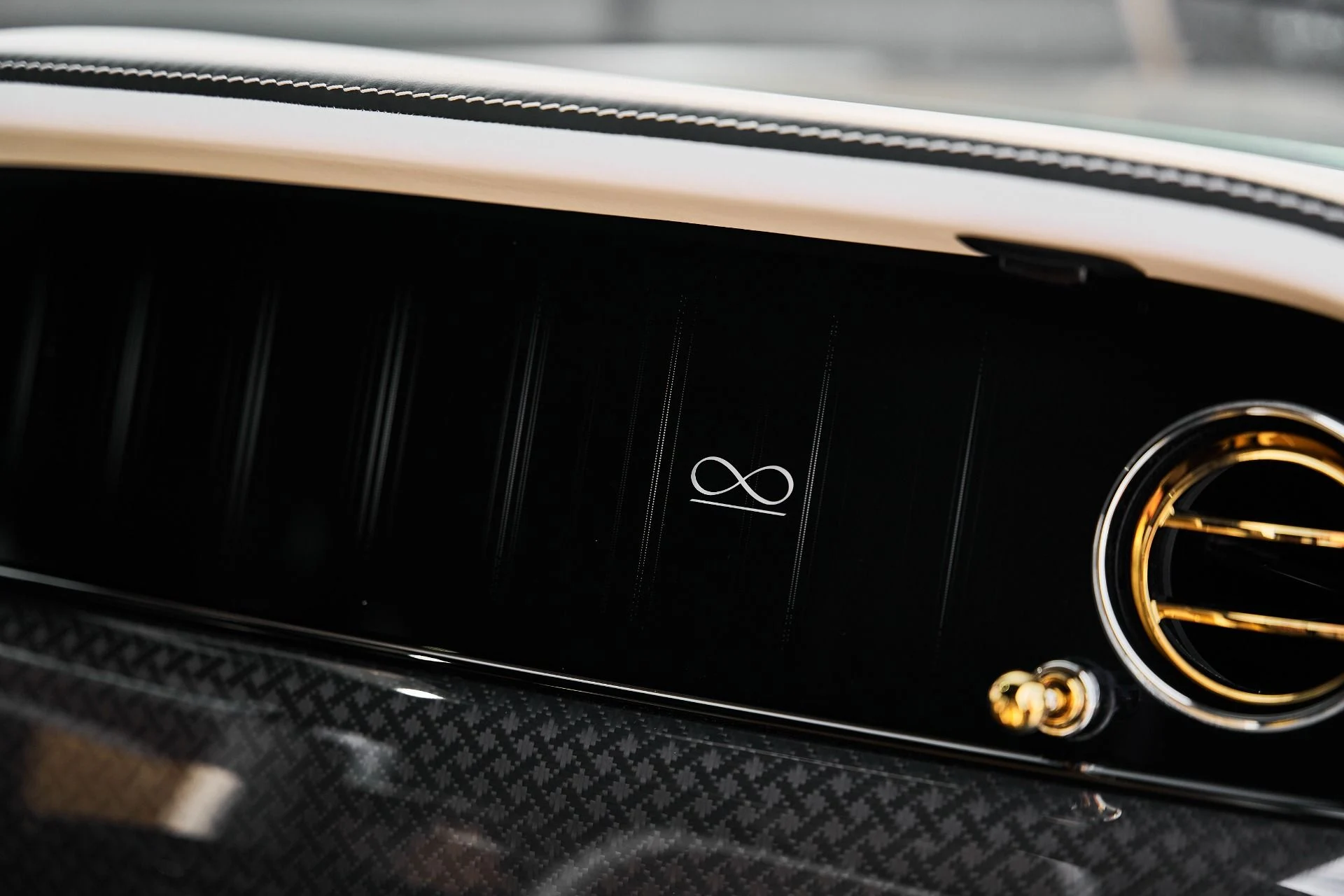 mph041_2132381800_Used_2026_Rolls_Royce_Cullinan_Black_Badge_1776556050_a6dc22052f