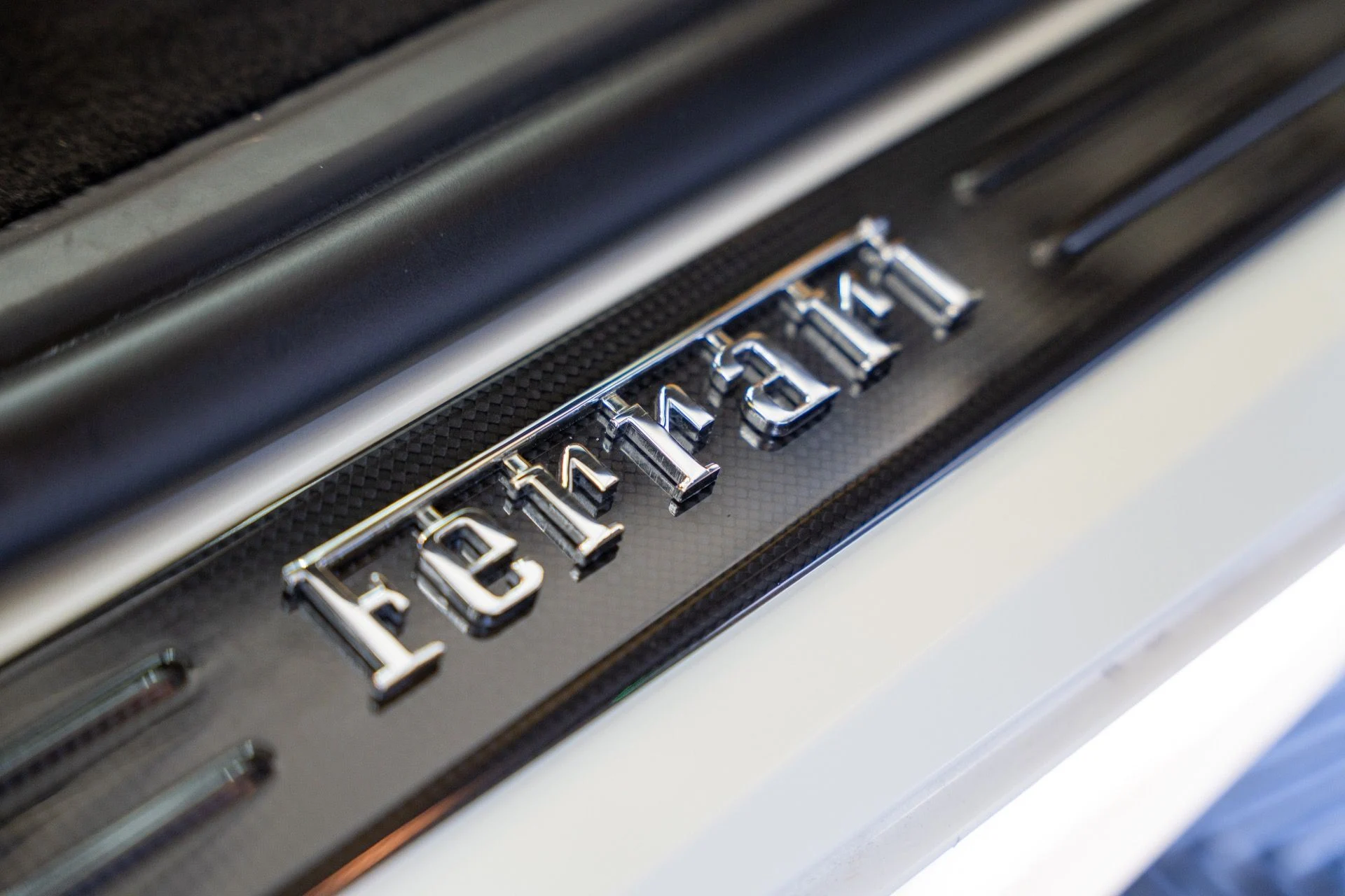mph041_2135401699_Used_2016_Ferrari_488_GTB_1792442260_586c328e33