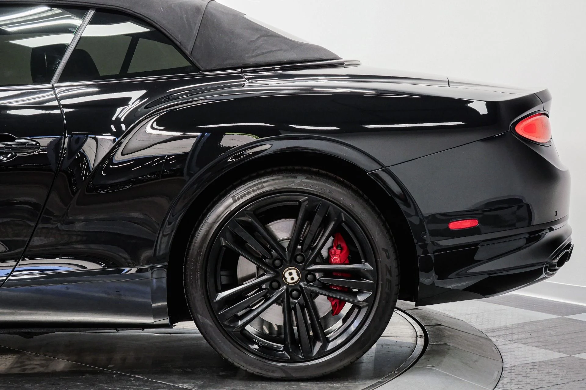 mph041_2140520642_Used_2020_Bentley_Continental_GTC_V8_Blackline_Specification_Front_Seat_Comfort_Specification_1768247154_902a36c6d0