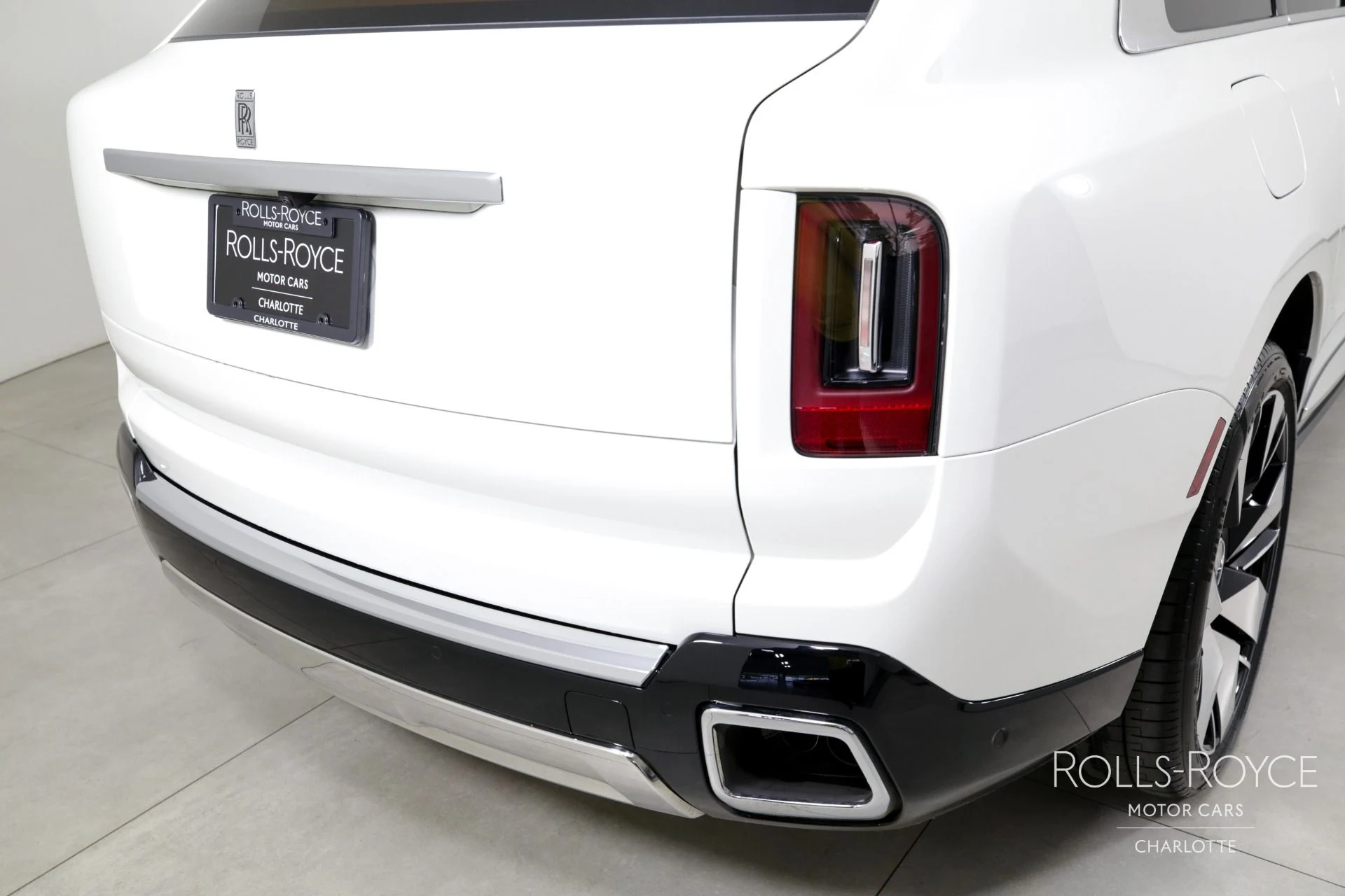 mph041_2140839492_Used_2025_Rolls_Royce_Cullinan_1745265195_edce52b00e