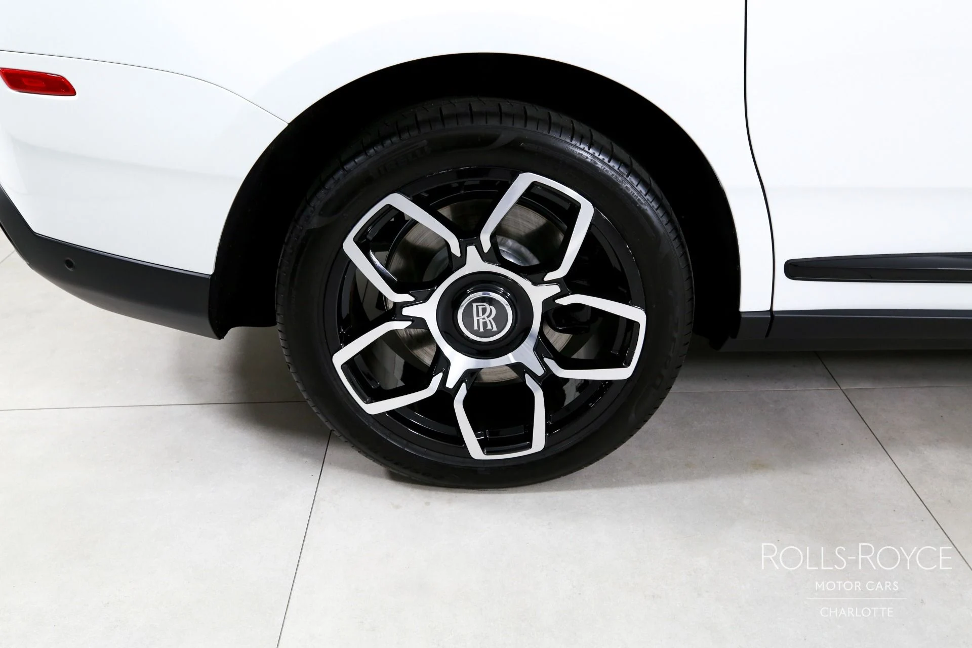 mph041_2142388801_Used_2023_Rolls_Royce_Black_Badge_Cullinan_1769450134_c570426094