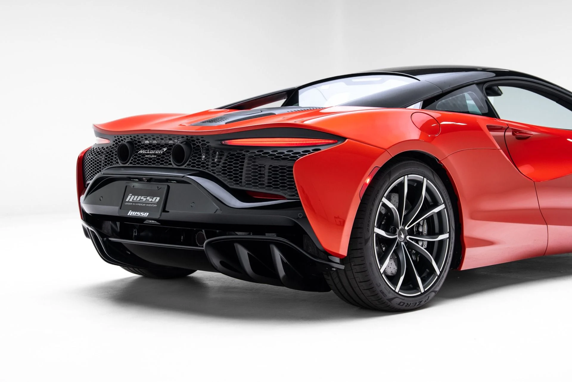 mph041_2143809954_Used_2024_Mc_Laren_Artura_1774465226_74fd886587