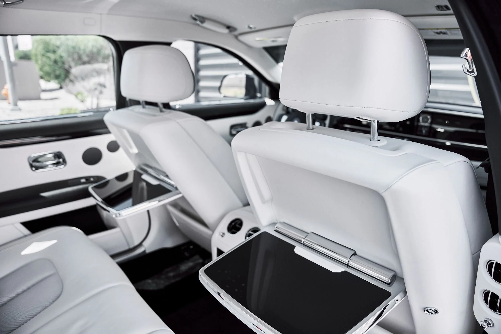 mph041_215048370_Used_2026_Rolls_Royce_Ghost_Base_1780101132_65dc4e113e