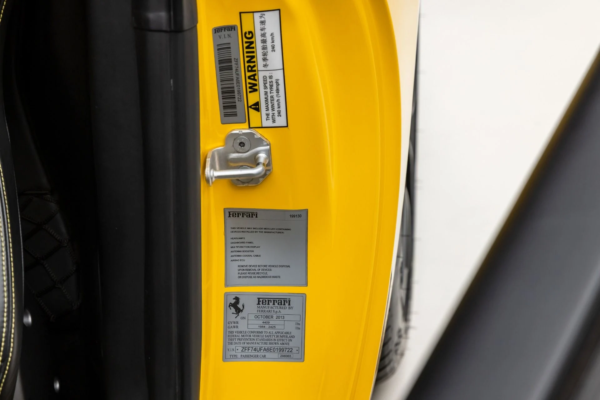 mph041_2152219594_Used_2014_Ferrari_F12berlinetta_1766171664_9509f80d2c