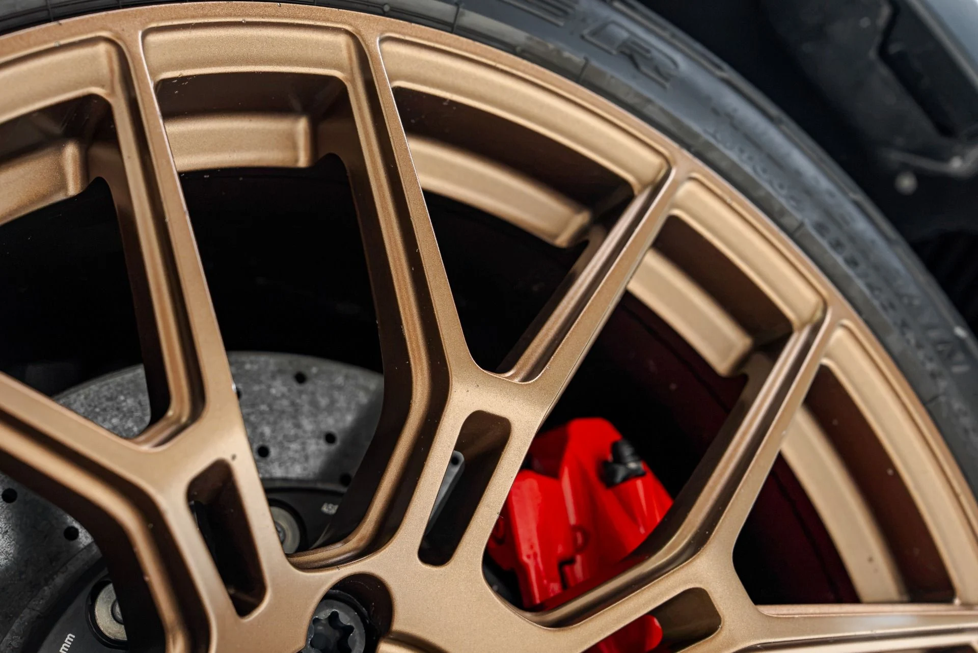 mph041_2154596905_Used_2024_Lamborghini_Huracan_Sterrato_1786041523_d46e09c307