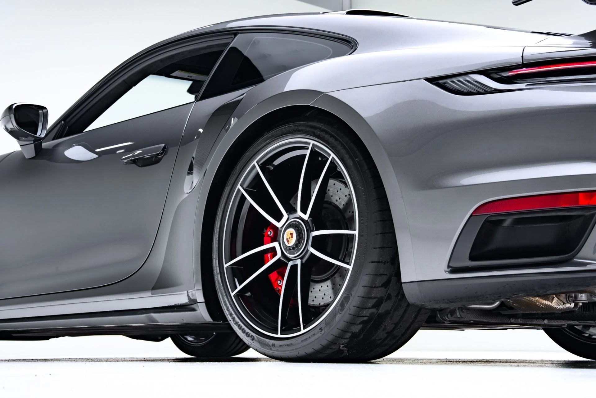 mph041_2166829532_Used_2021_Porsche_911_Turbo_1771625049_2c3aebb937