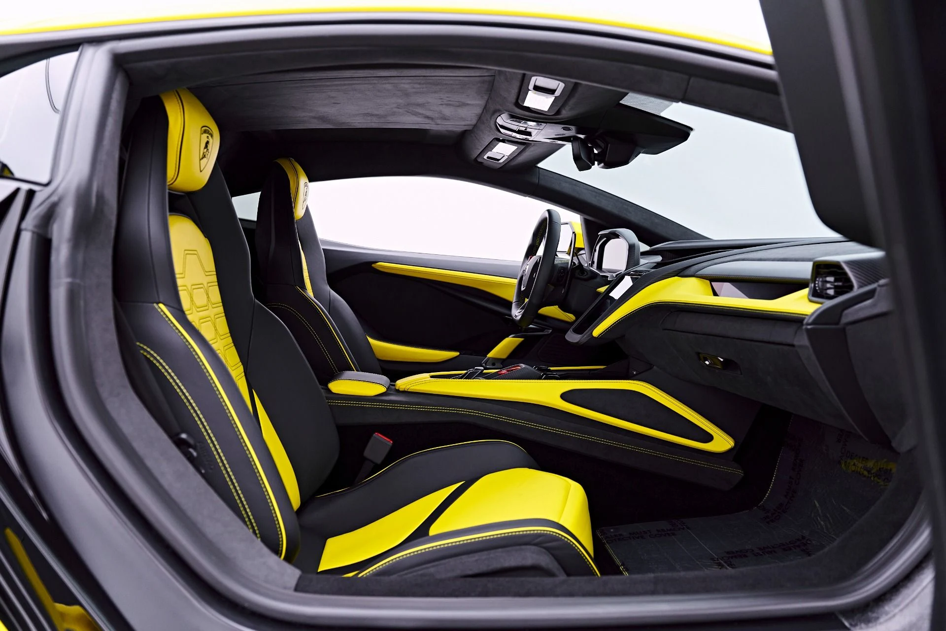 mph041_2166980486_Used_2026_Lamborghini_Revuelto_Base_1782198270_a0447f90f1