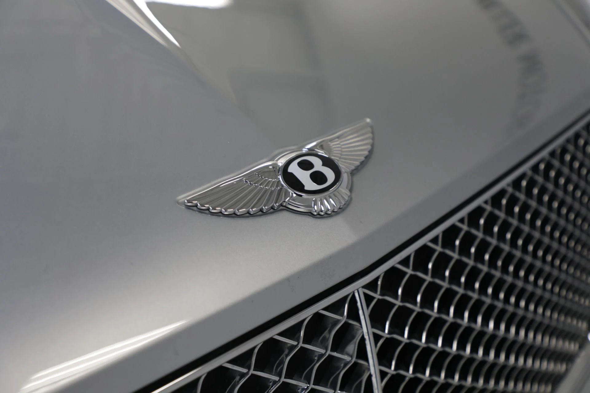 mph041_2175289048_Used_2021_Bentley_Bentayga_V8_e51f3fcb1e