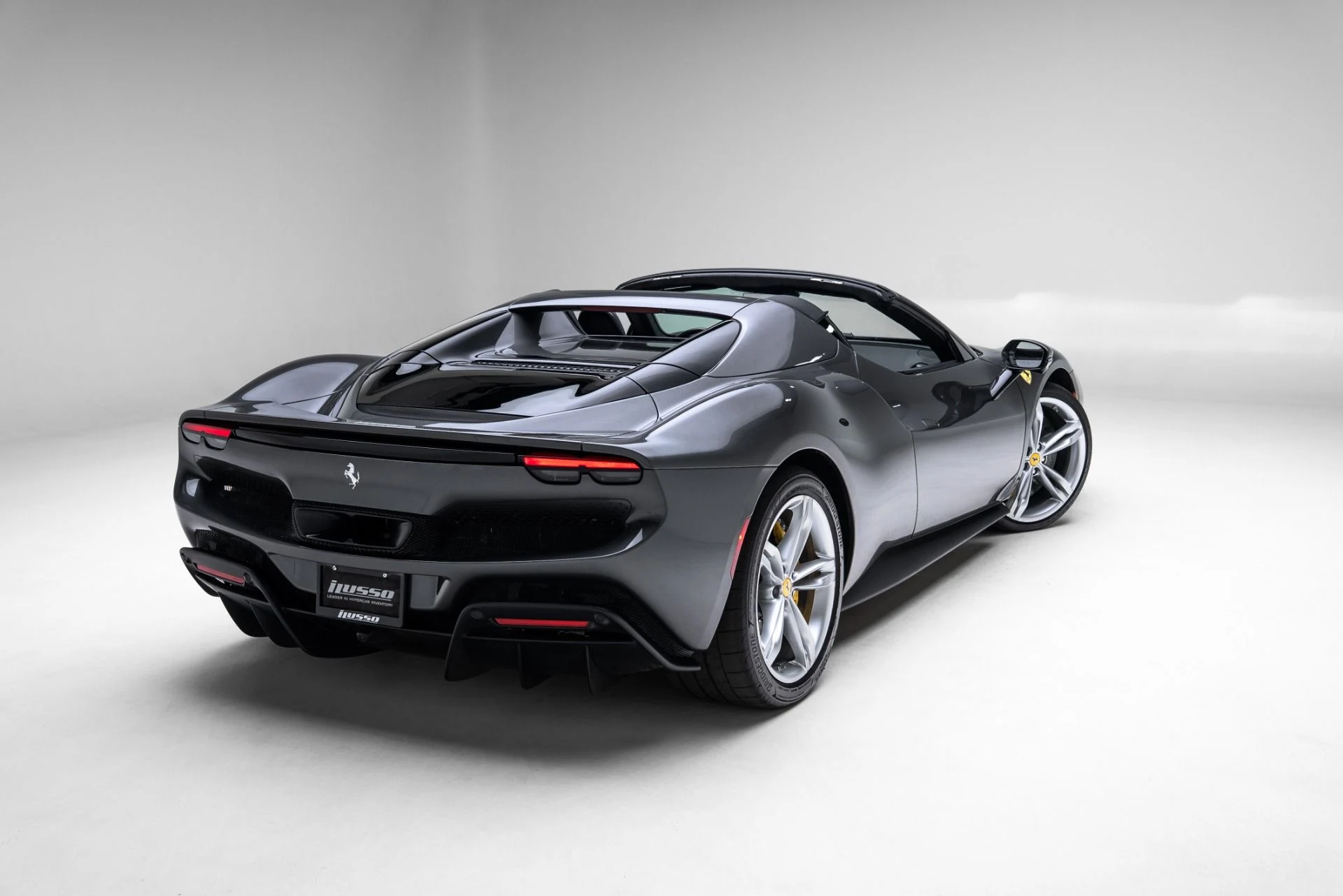 mph041_2177841528_Used_2025_Ferrari_296_GTS_1775518510_ddd37b009b