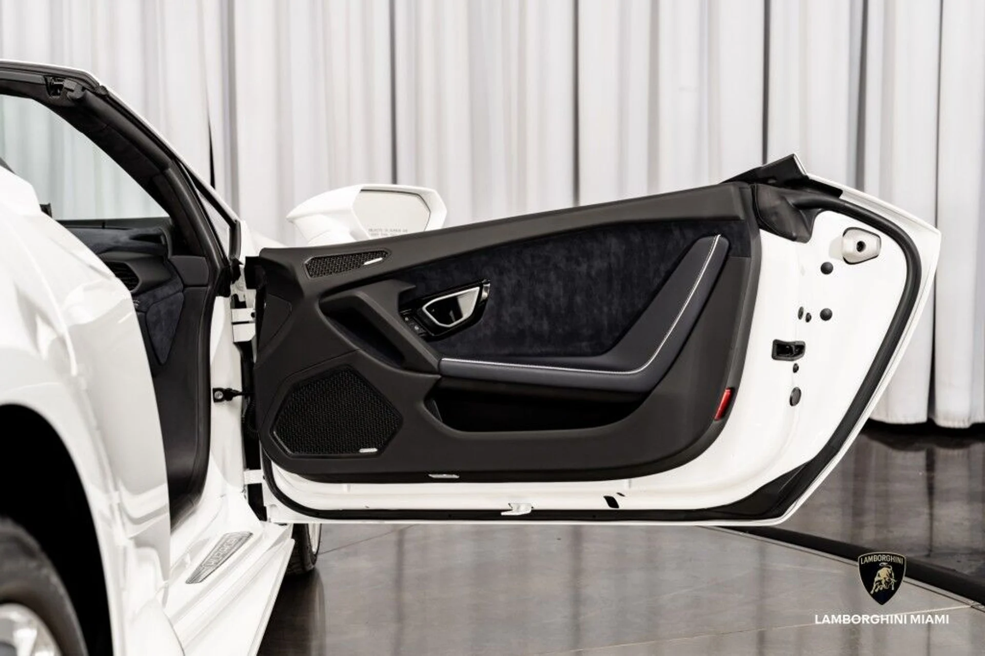 mph041_2178280948_dc154fe089ea3e33dee7a8adbb9fc826_54e160e1f6